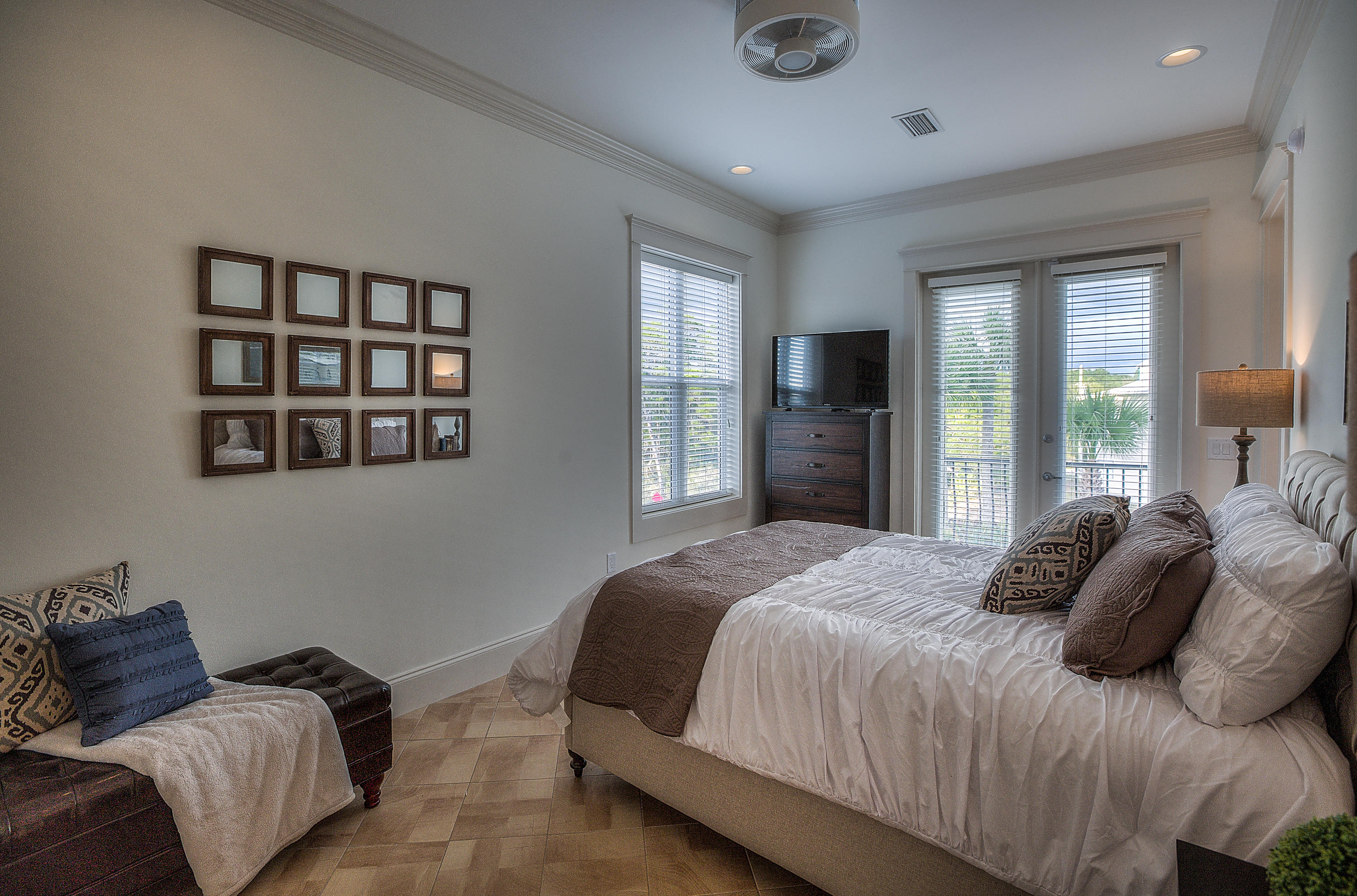 GULF SHORE MANOR - Residential