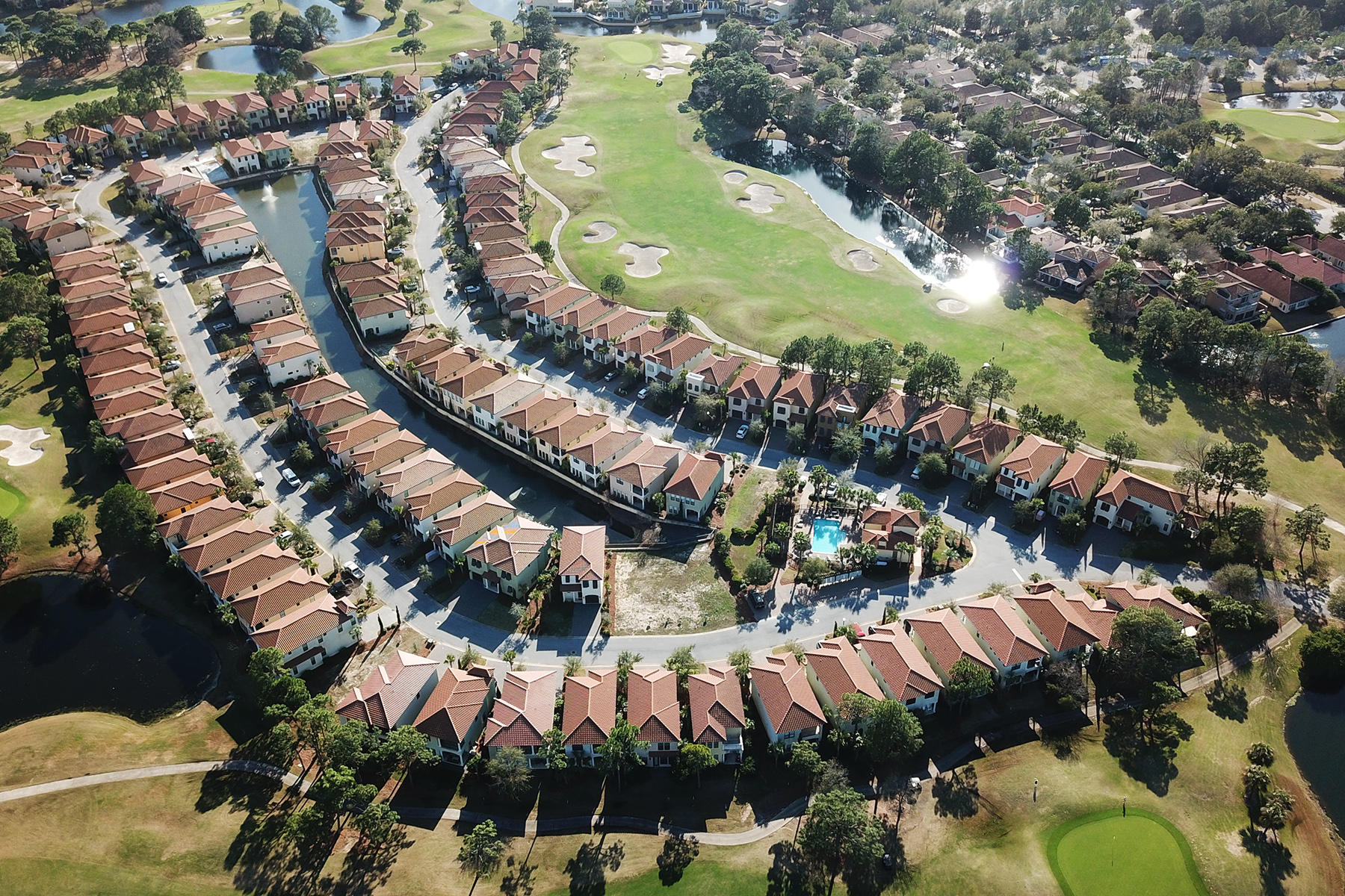 VILLA LAGO - Residential