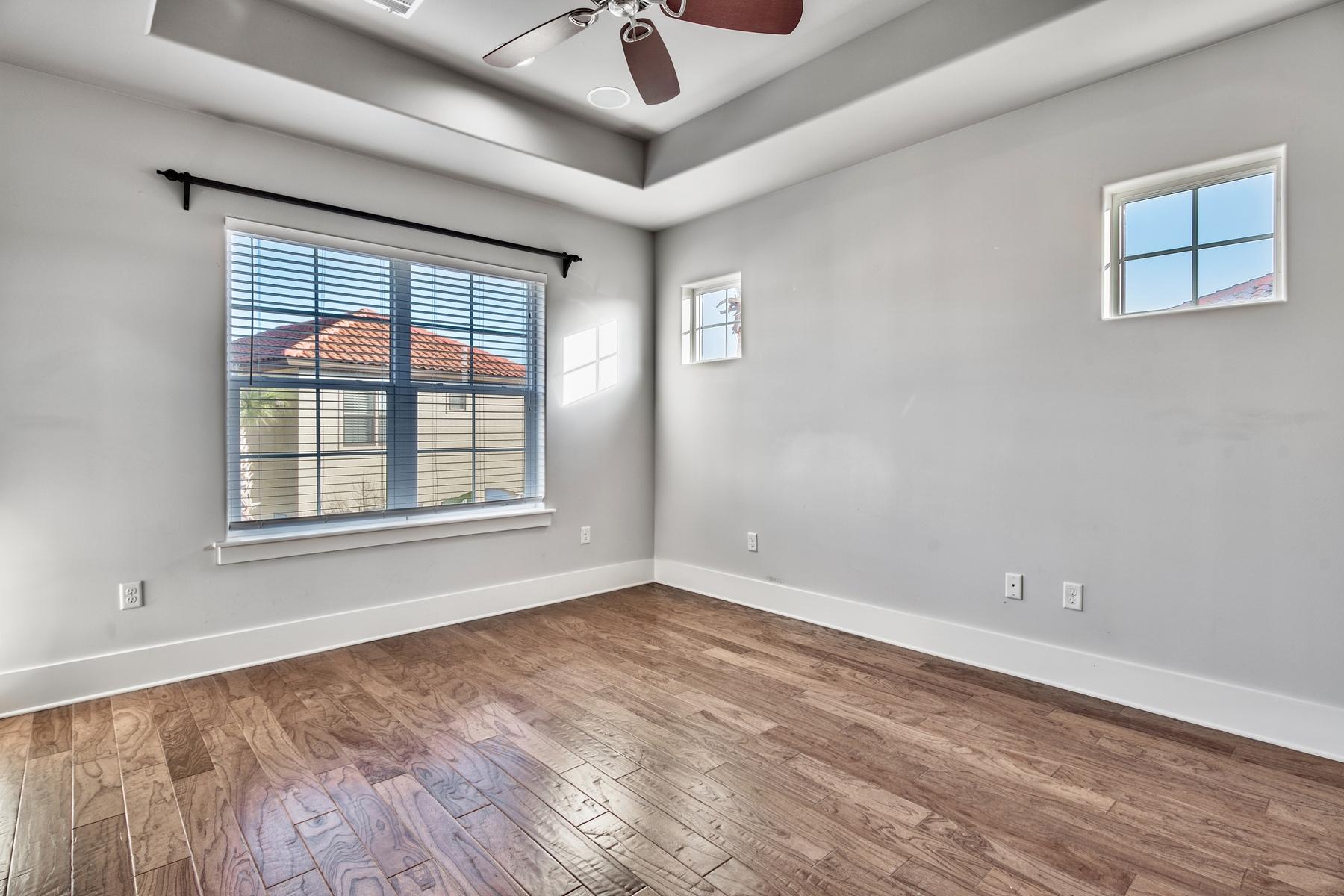 VILLA LAGO - Residential