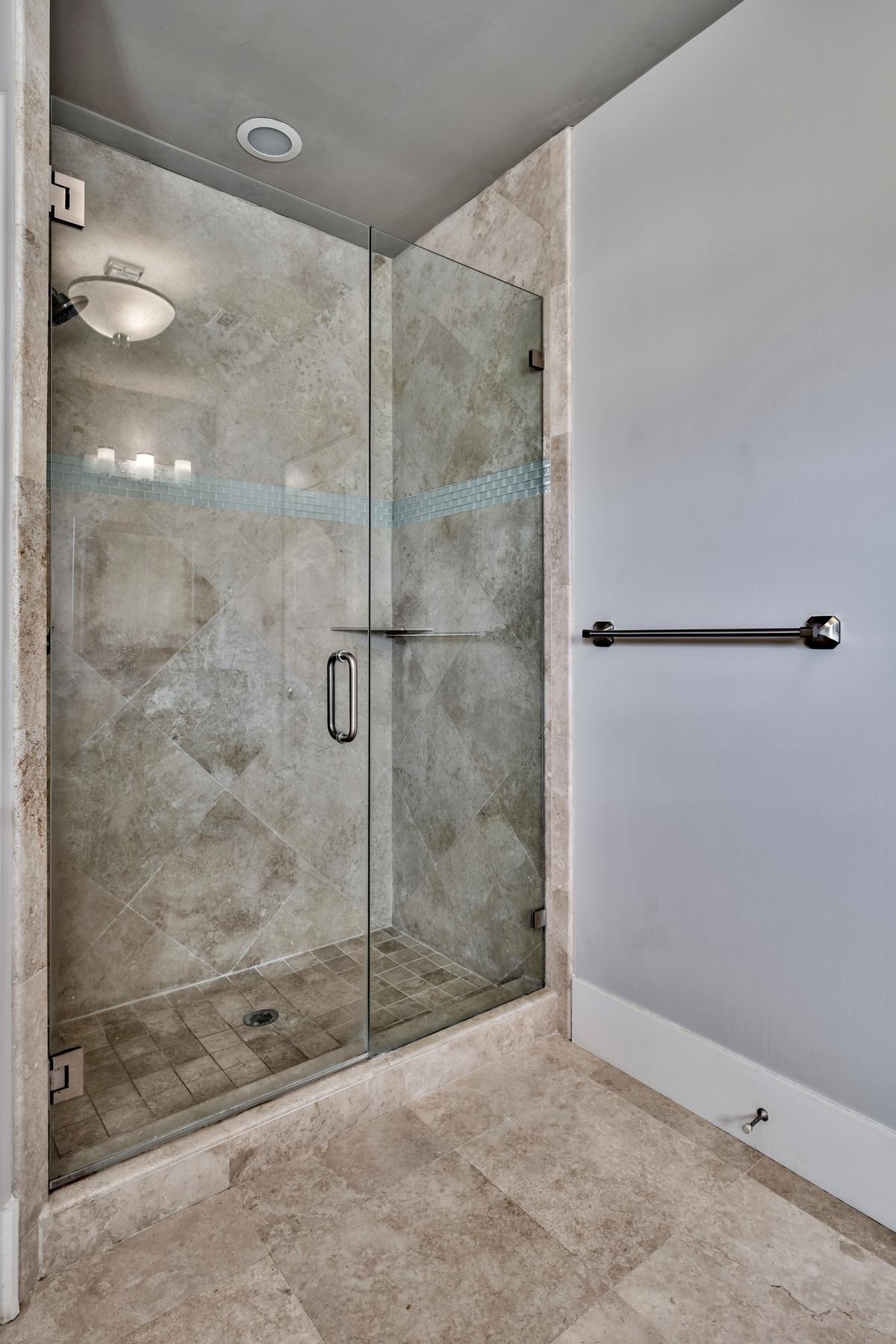 VILLA LAGO - Residential