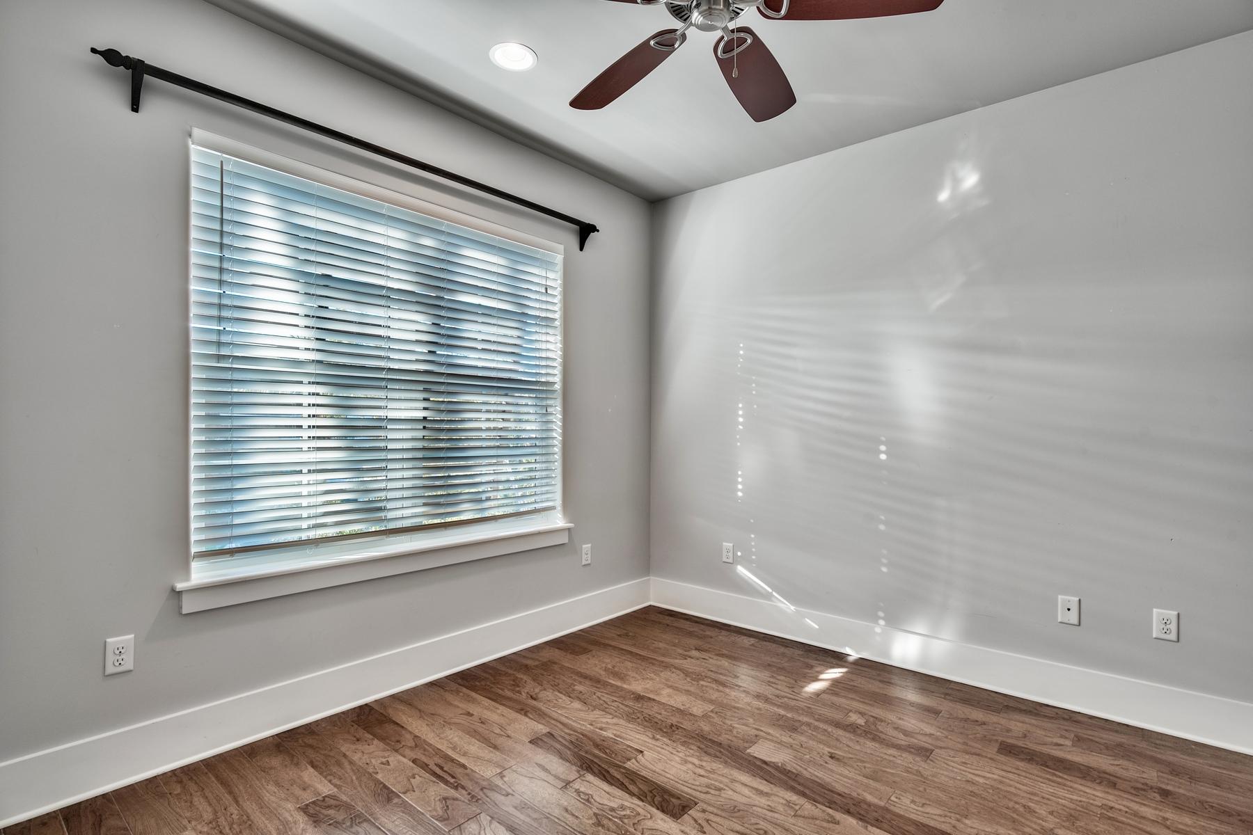 VILLA LAGO - Residential