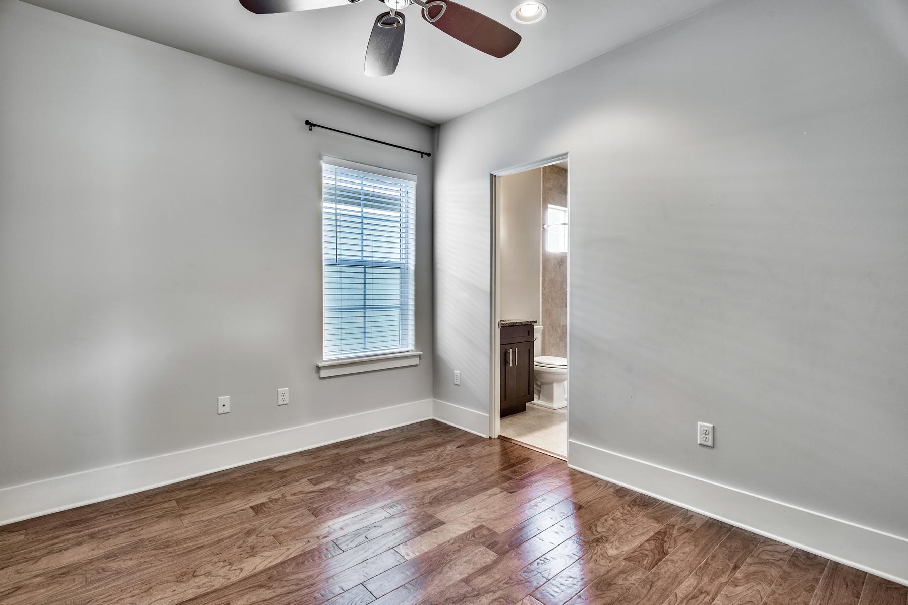 VILLA LAGO - Residential