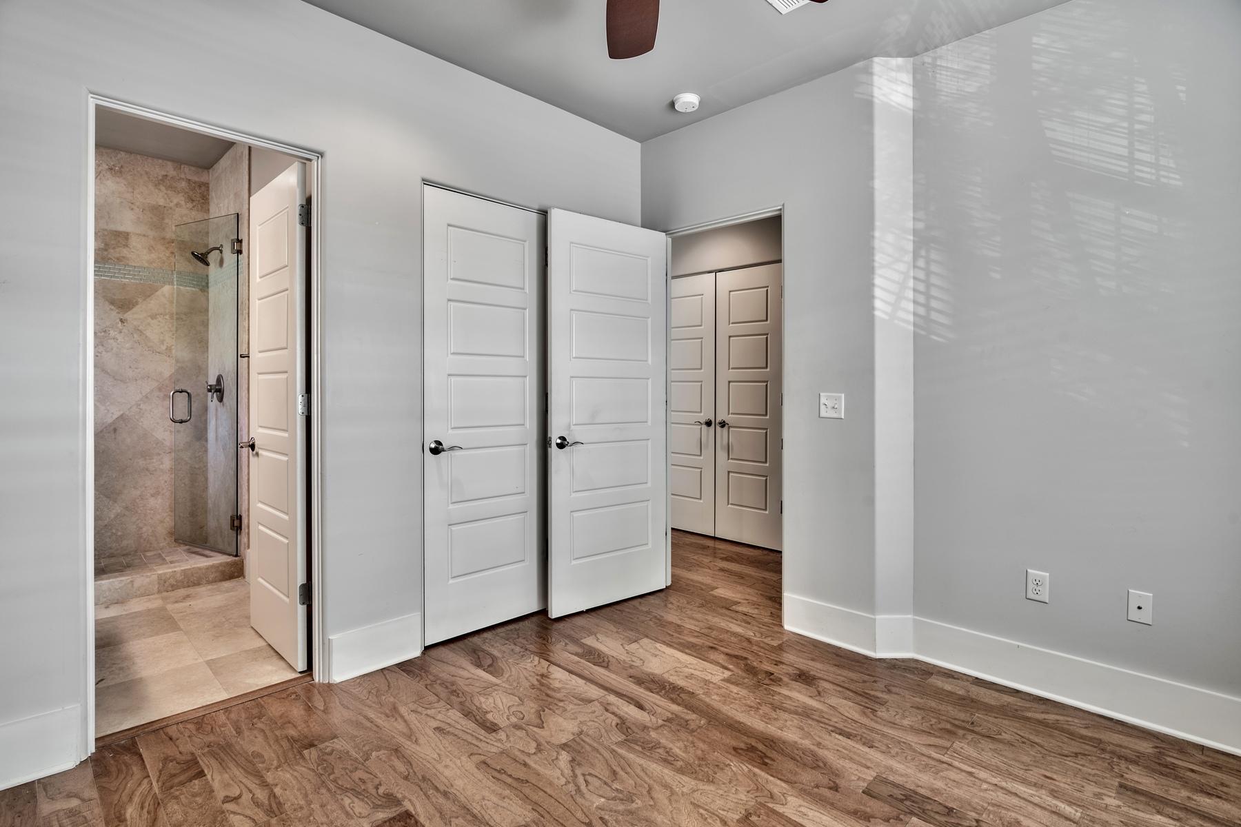 VILLA LAGO - Residential