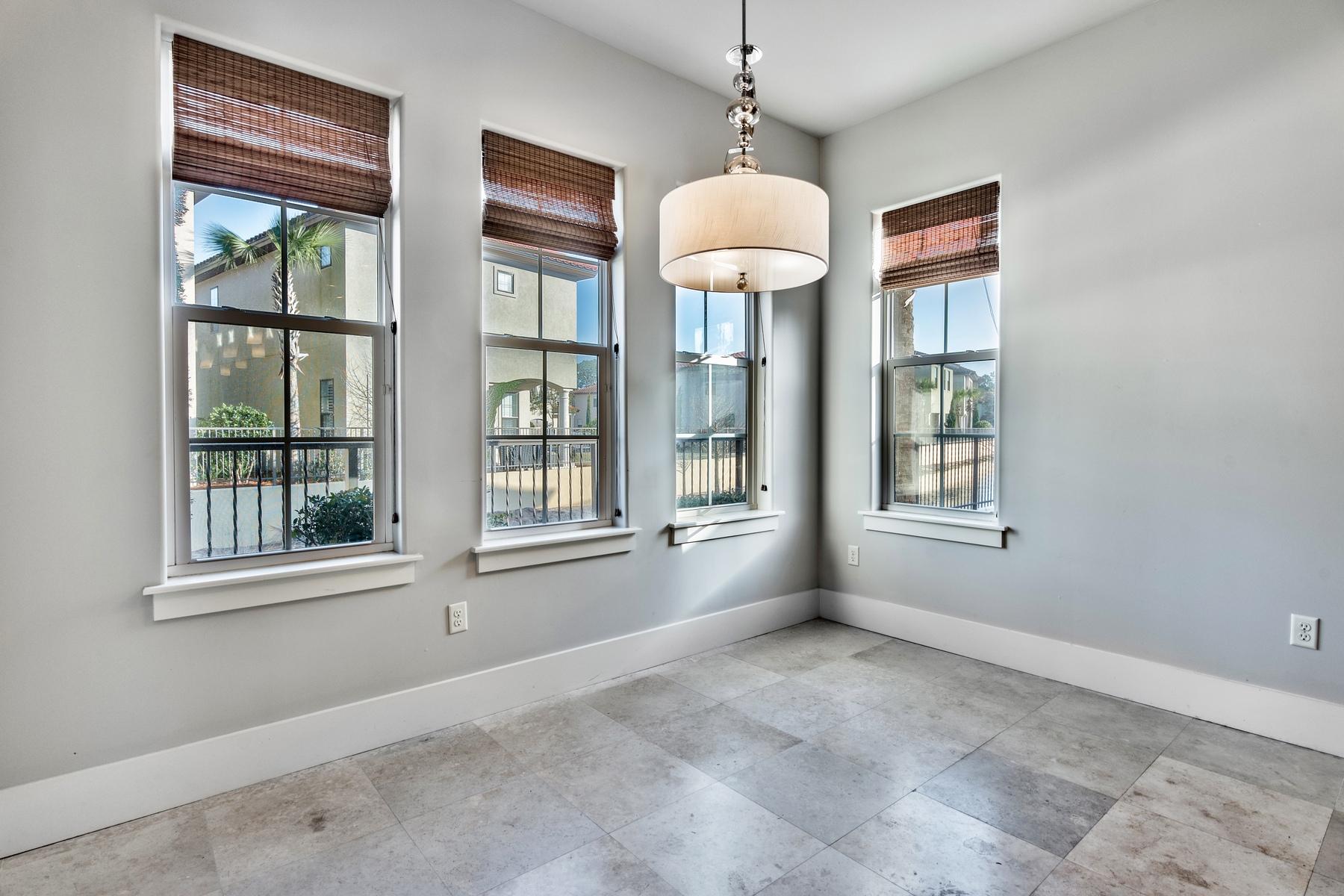 VILLA LAGO - Residential