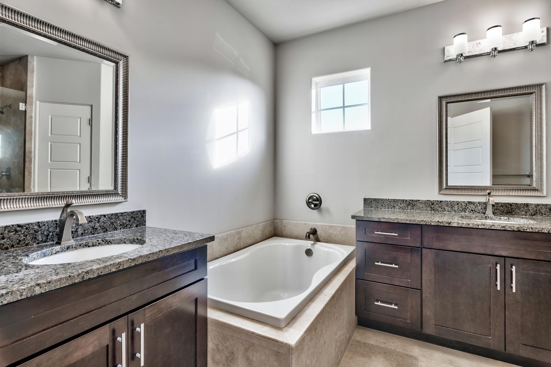 VILLA LAGO - Residential