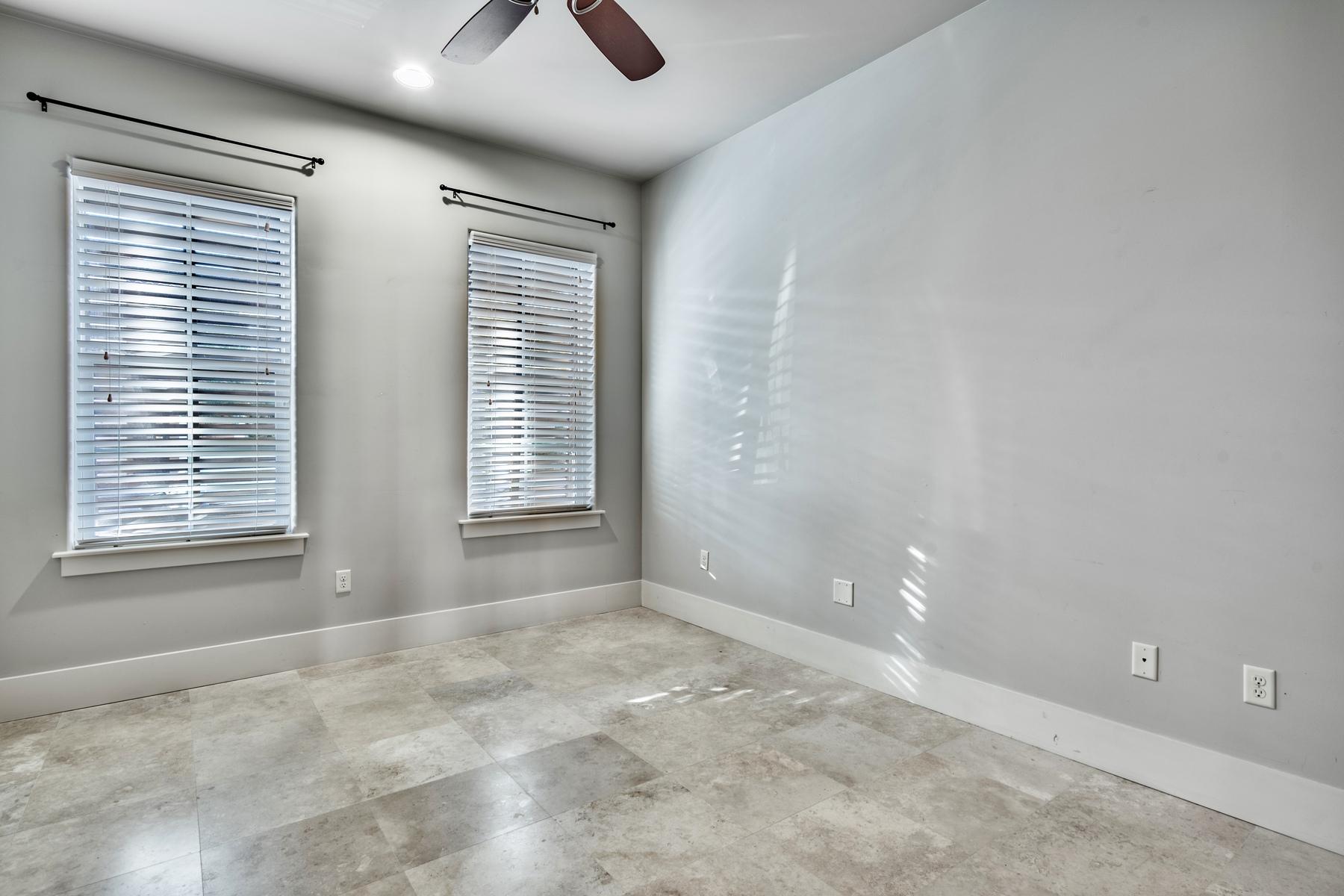 VILLA LAGO - Residential