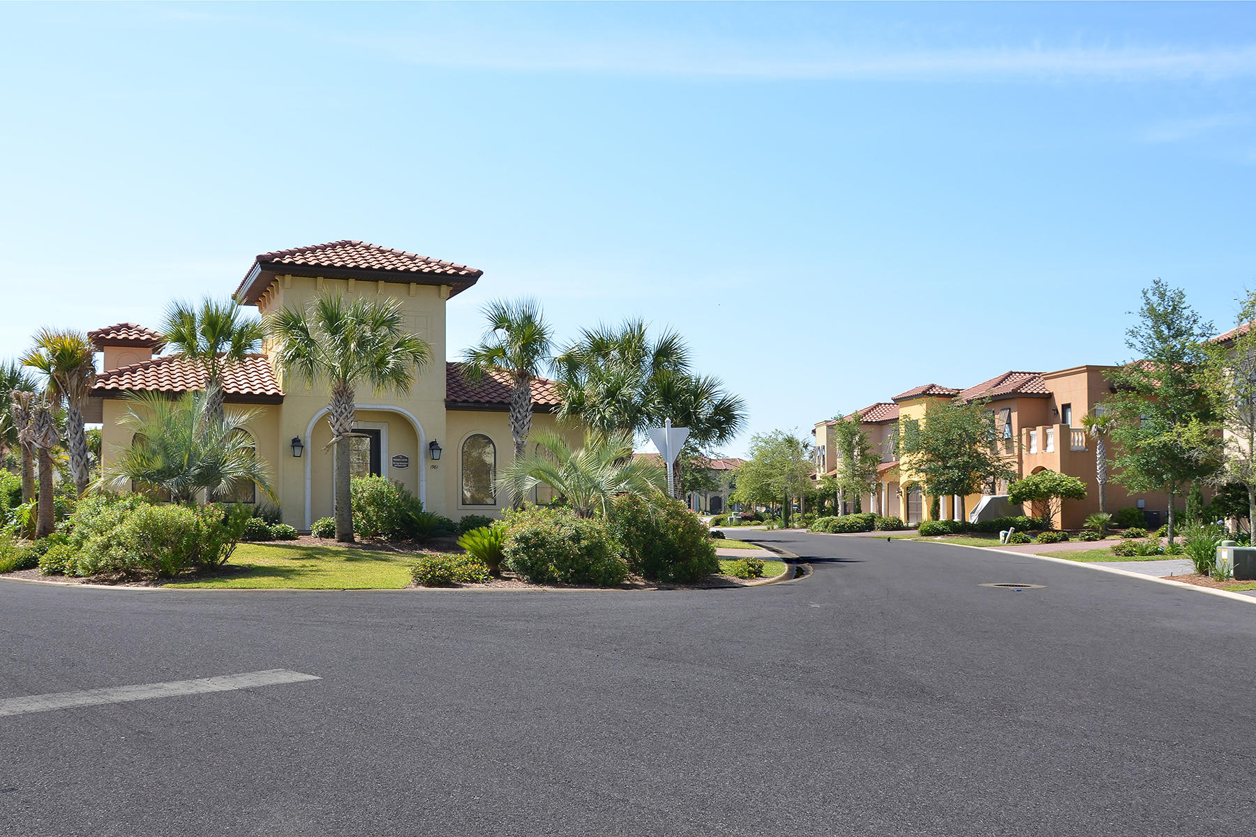 VILLA LAGO - Residential