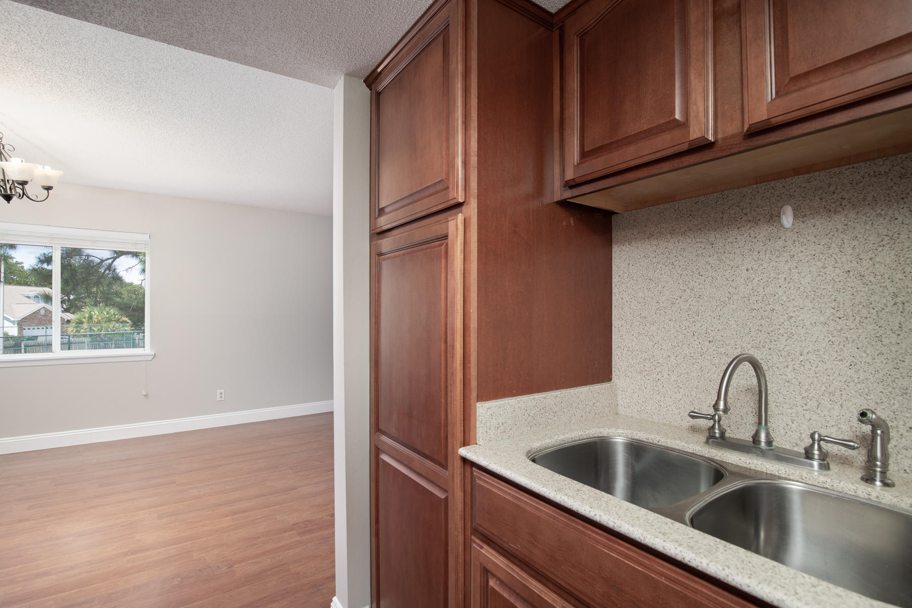 FINISTERRA CONDO - Residential