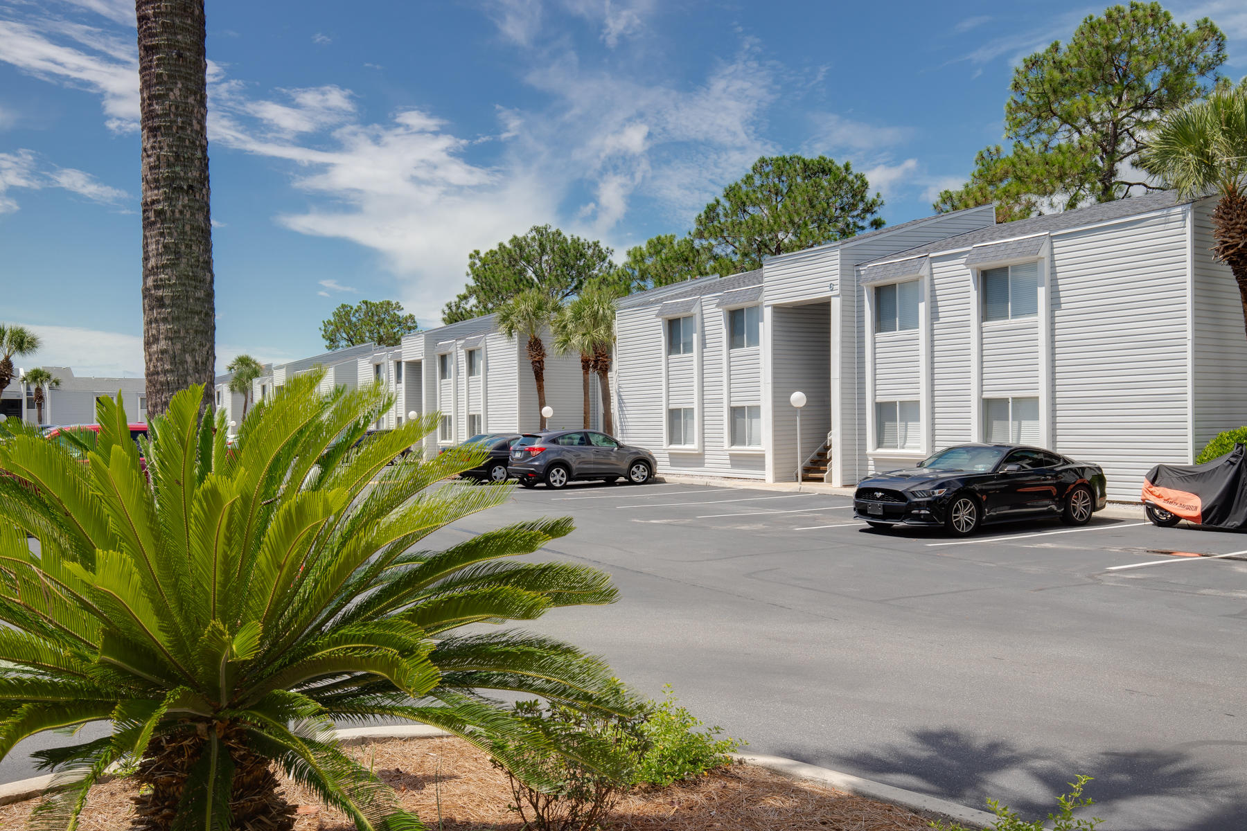 FINISTERRA CONDO - Residential