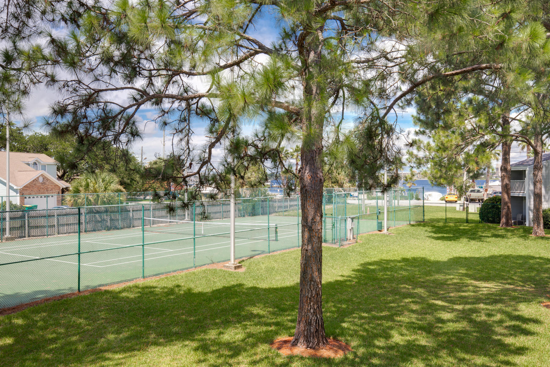 FINISTERRA CONDO - Residential