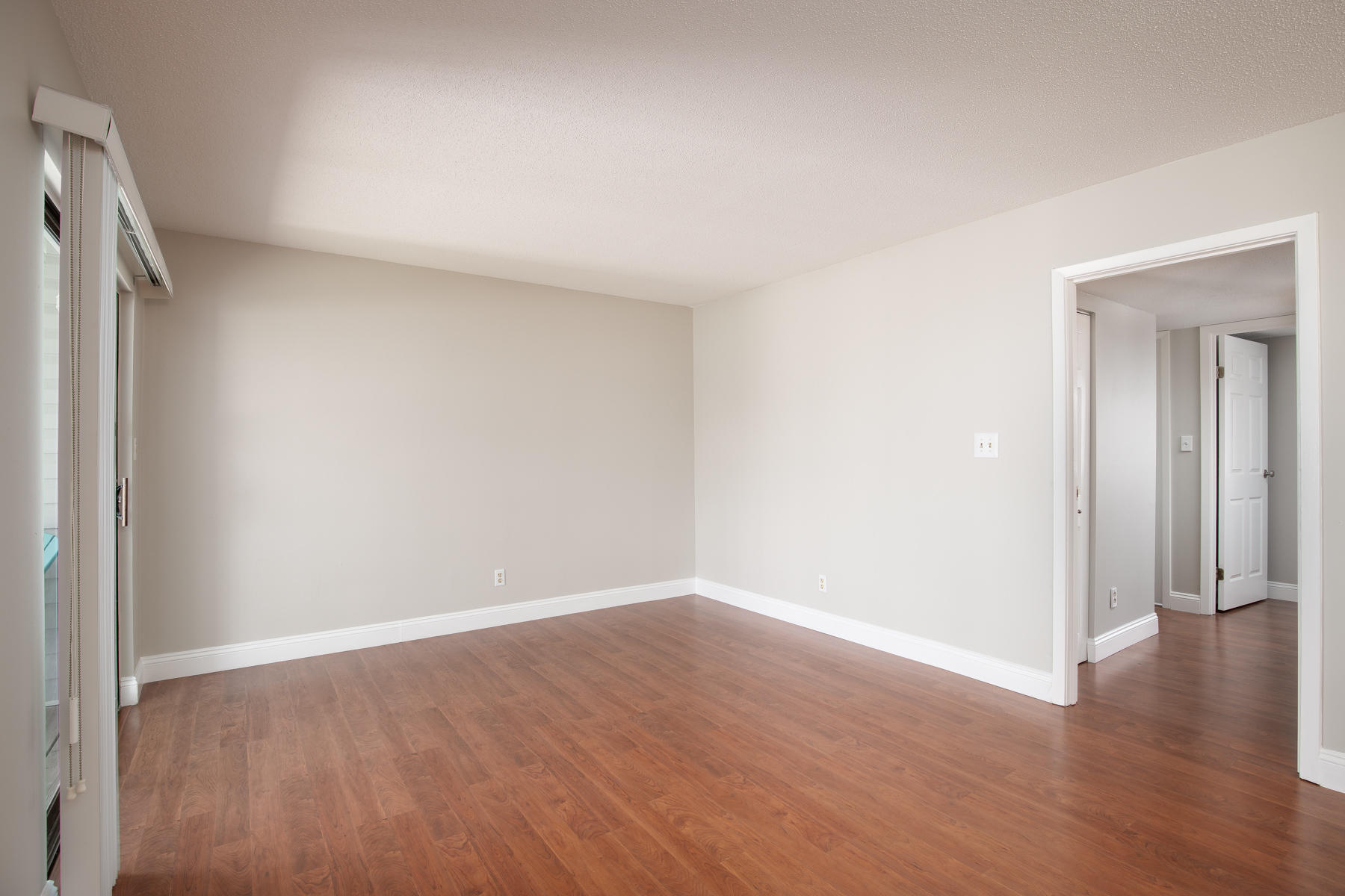 FINISTERRA CONDO - Residential