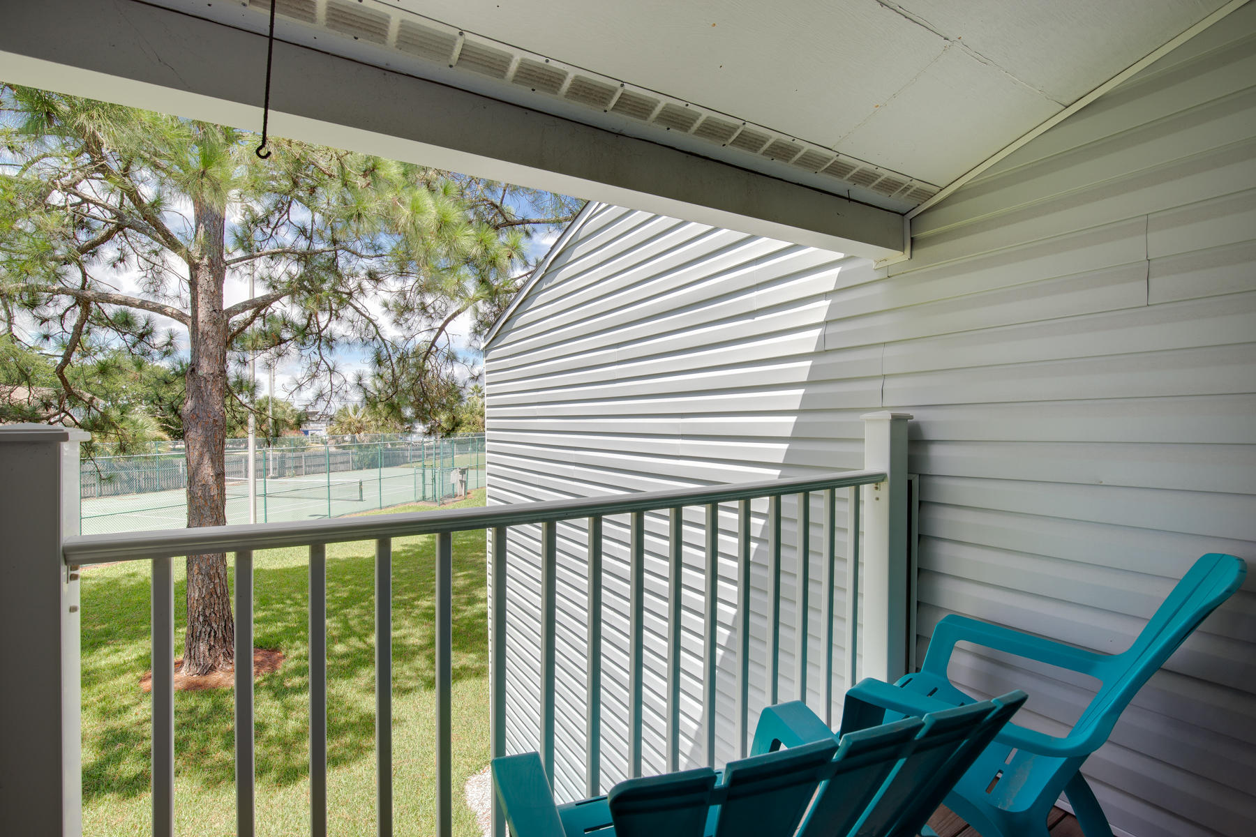 FINISTERRA CONDO - Residential