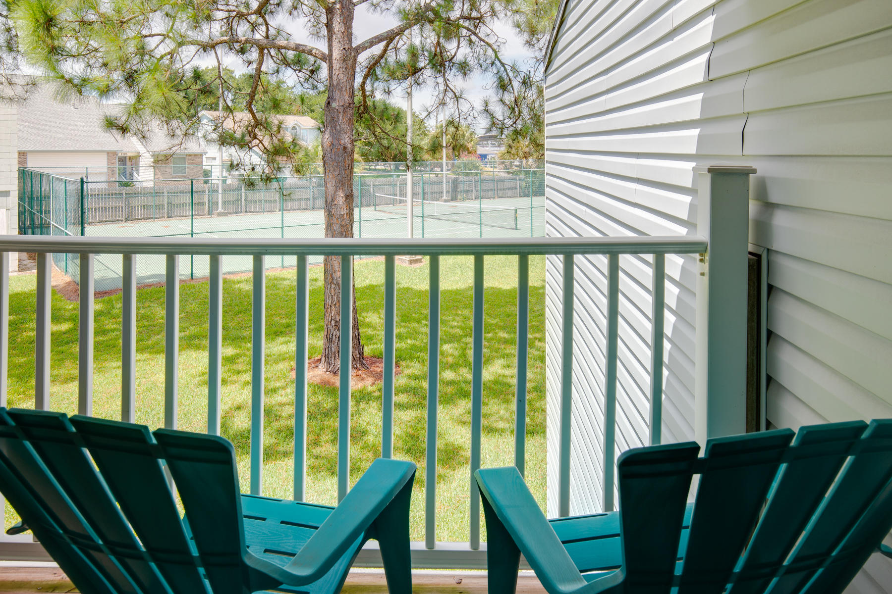 FINISTERRA CONDO - Residential