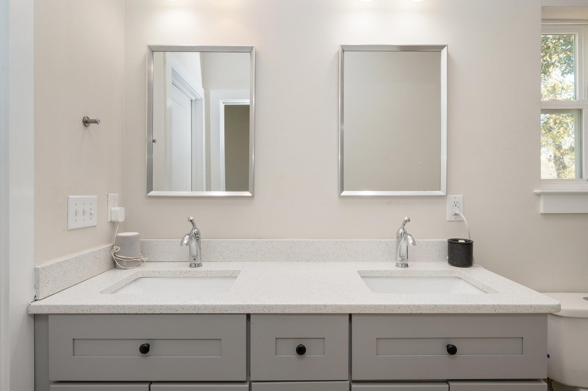 OAKWOOD LAKES ESTATES - Residential Lease