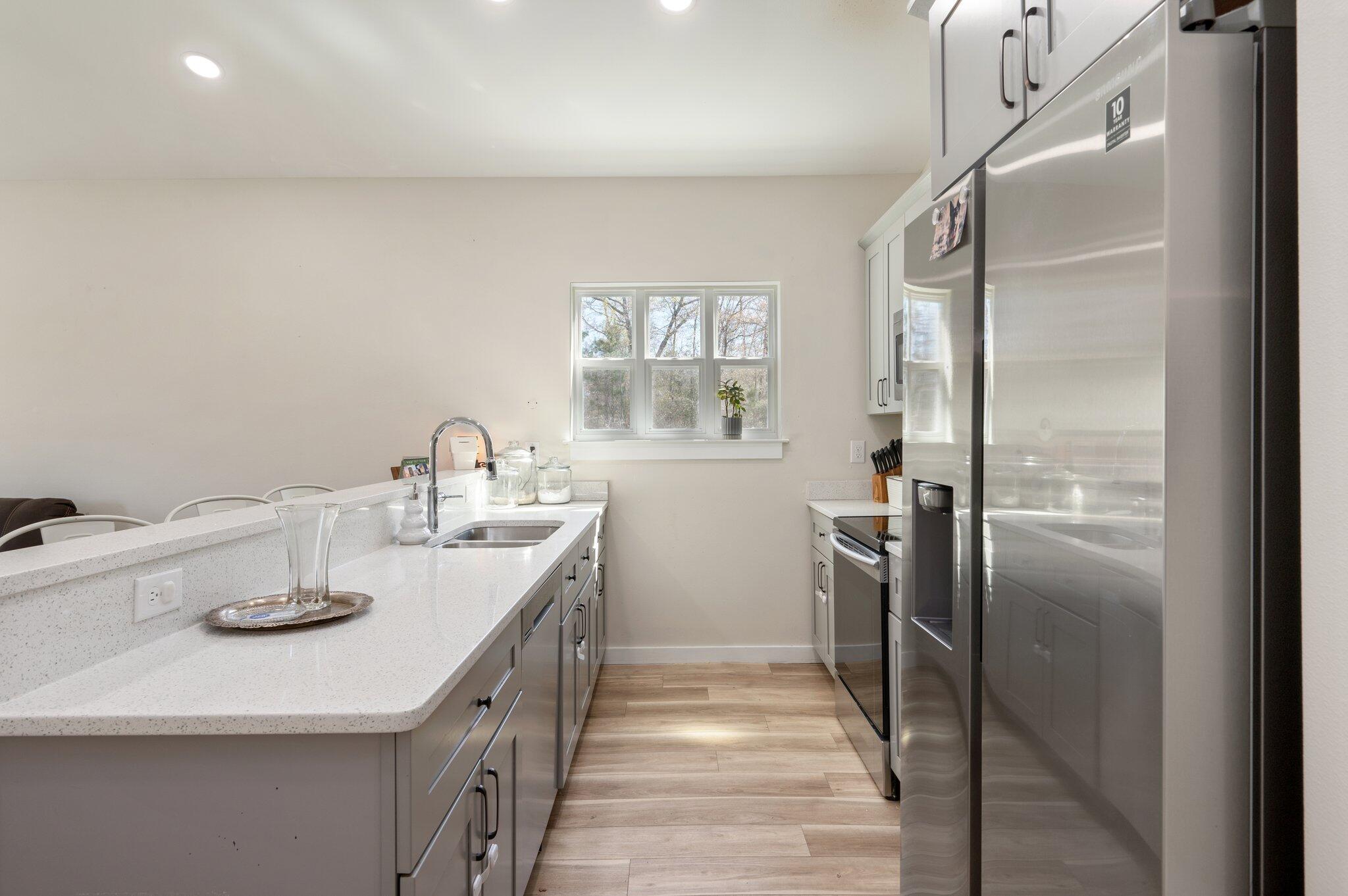 OAKWOOD LAKES ESTATES - Residential Lease