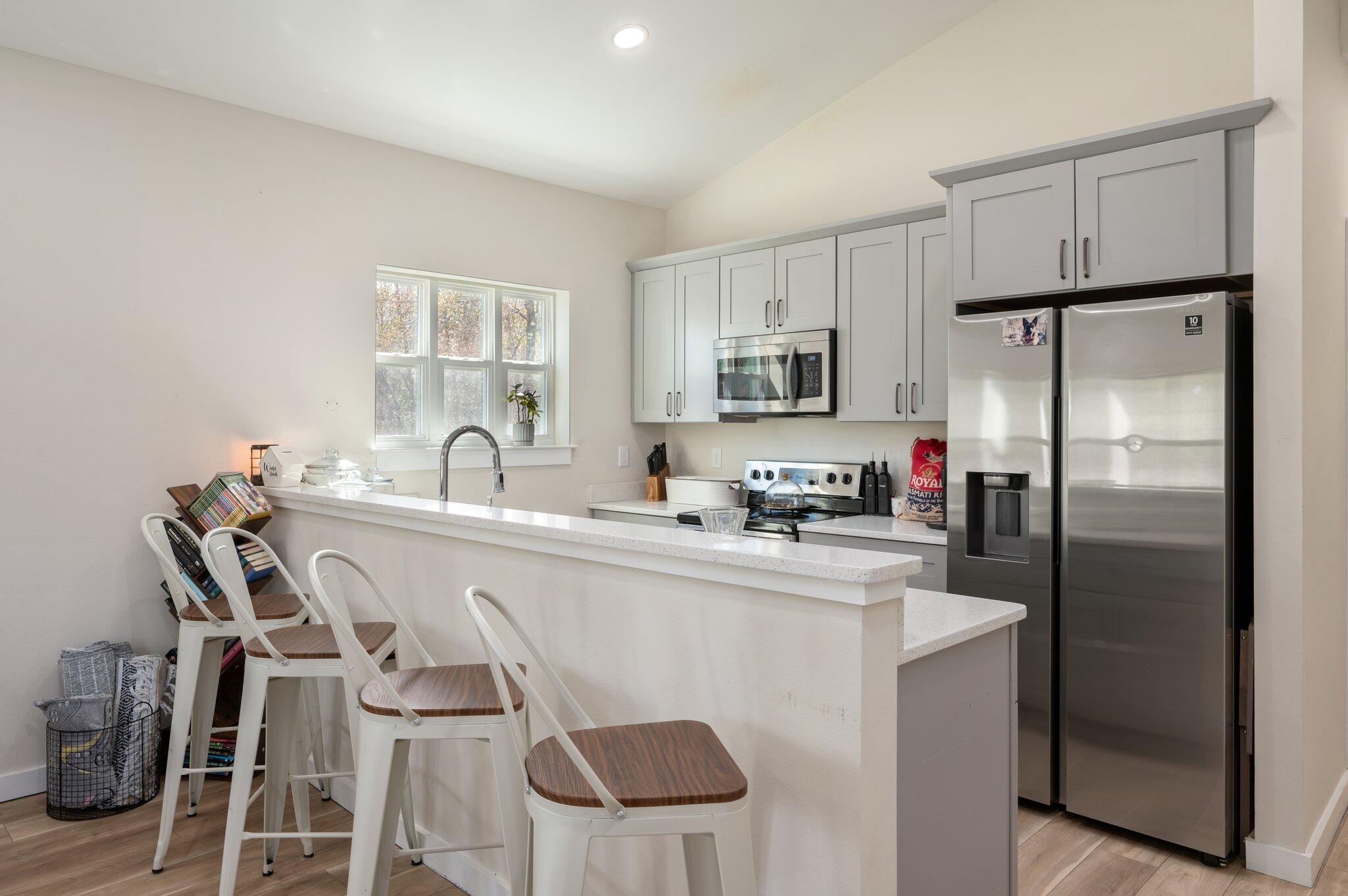 OAKWOOD LAKES ESTATES - Residential Lease