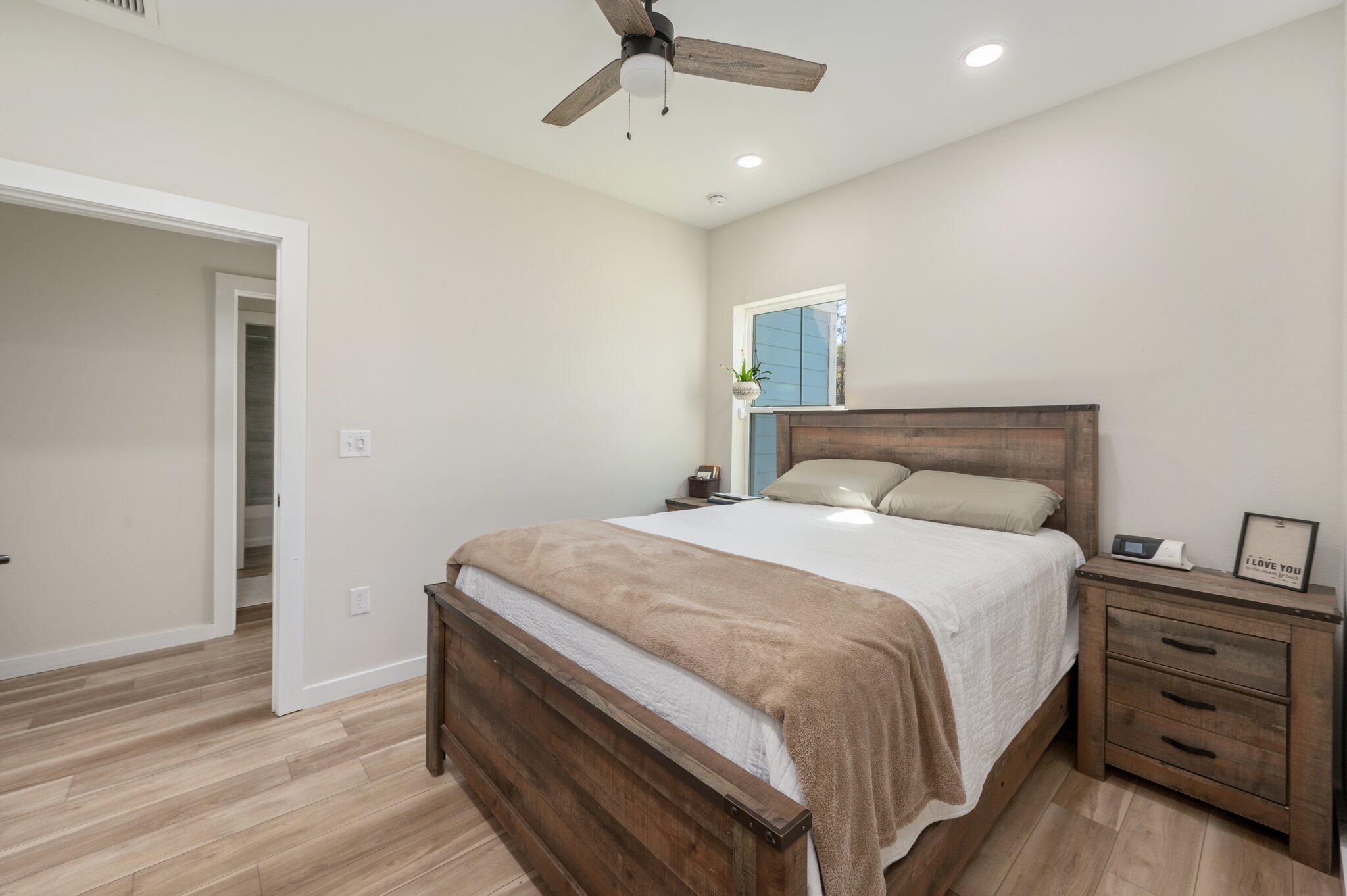 OAKWOOD LAKES ESTATES - Residential Lease