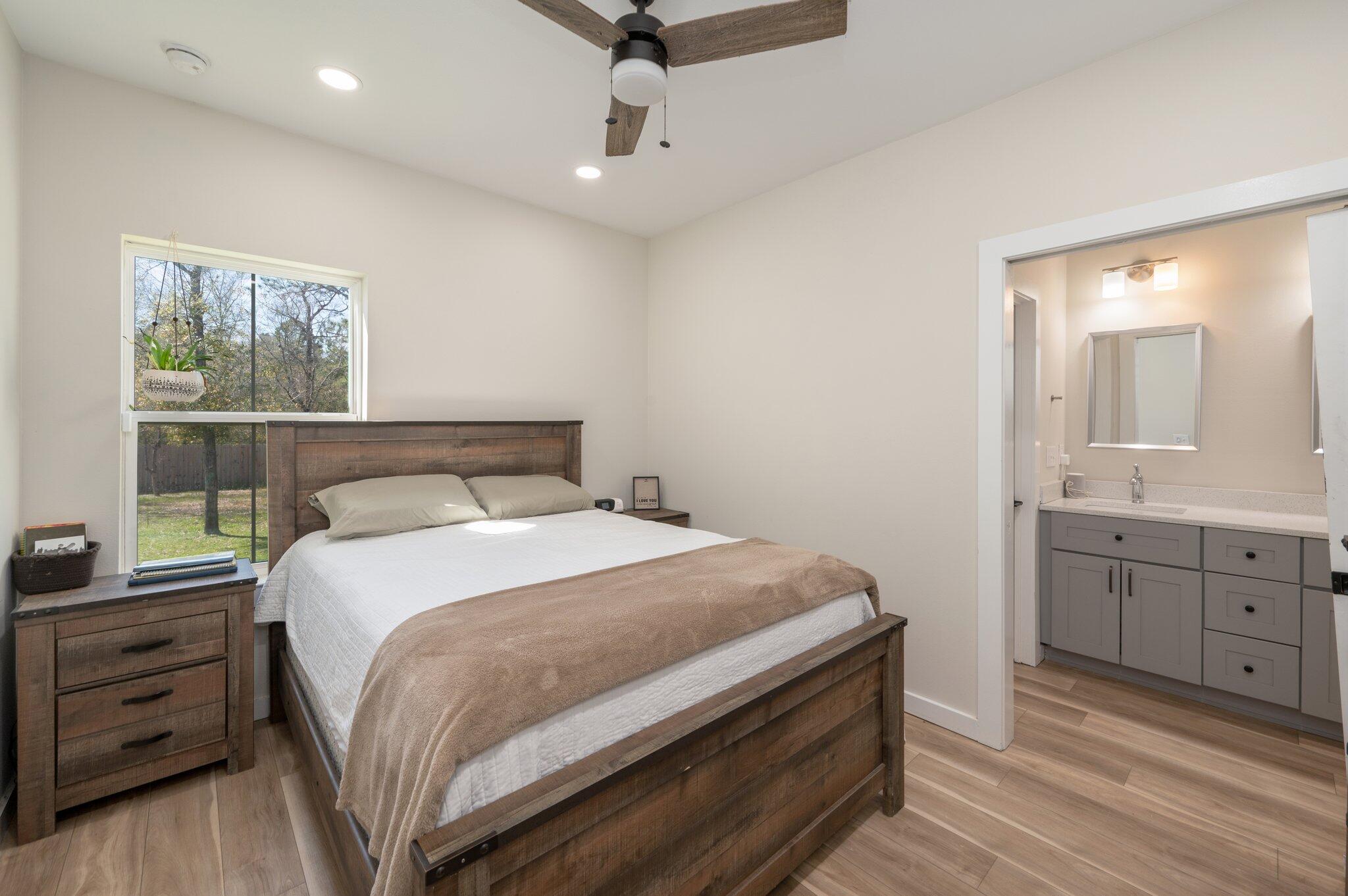 OAKWOOD LAKES ESTATES - Residential Lease