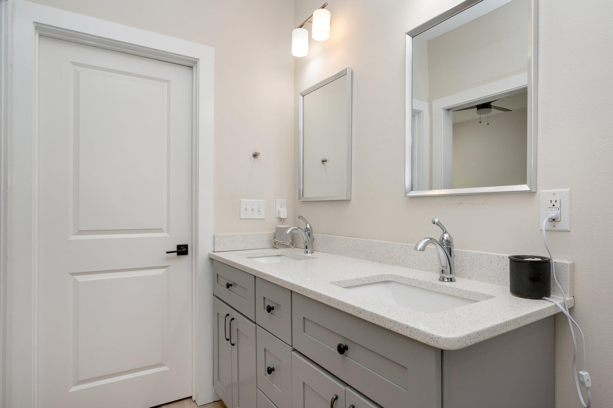 OAKWOOD LAKES ESTATES - Residential Lease