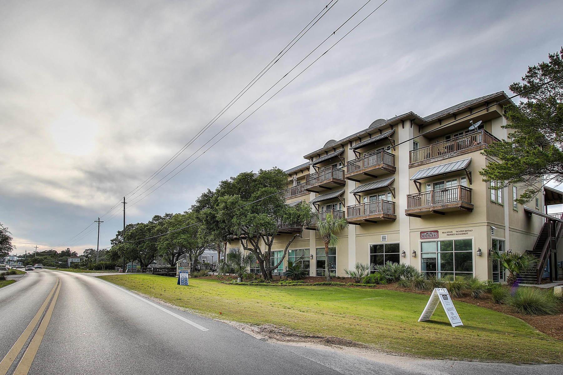 EASTERN LAKE VILLAGE - Residential