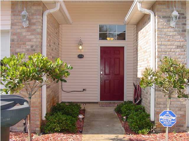Custom paint throughout this wonderful downtown location! Tile floors throughout the downstairs, spacious living/dining area, kitchen with breakfast bar & pantry, laundry room, fenced back yard! Two bedrooms upstairs each with its own bath. Plus a single car garage. Sorry, NO Smoking allowed in home or garage. No Pets allowed. Call for appointment.