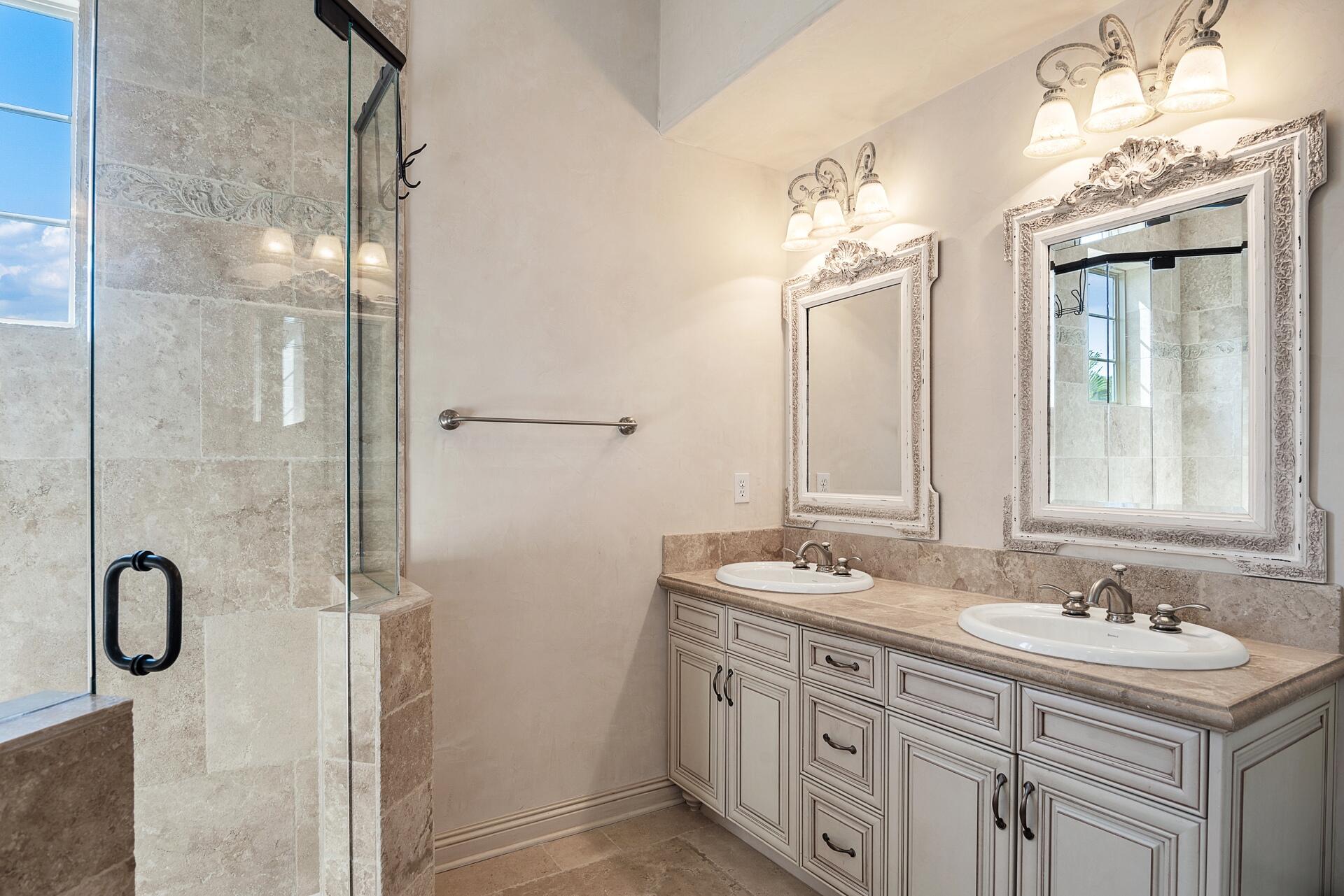 SAINT TROPEZ - Residential