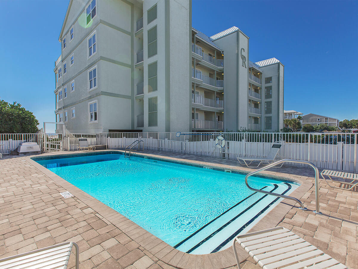 COMMODORE'S RETREAT LIMITED CONDO - Residential