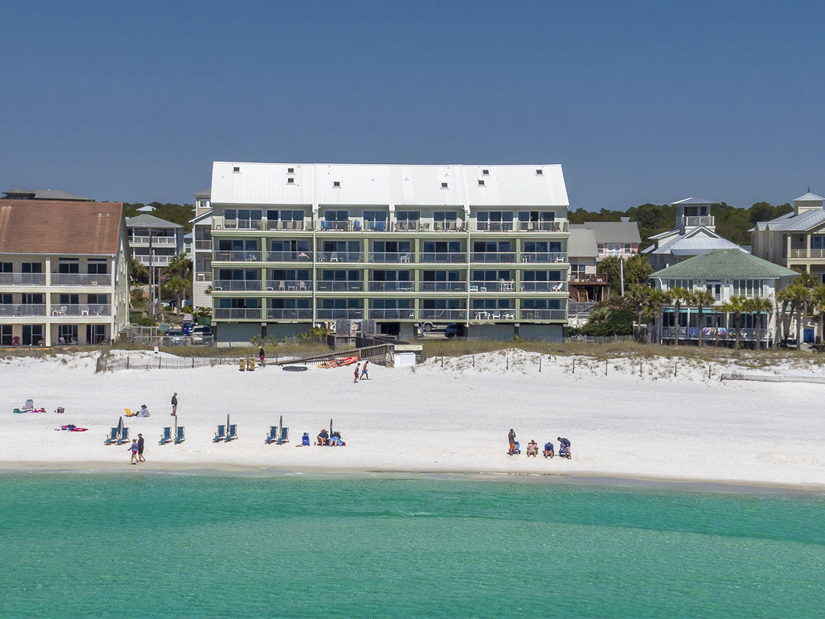 COMMODORE'S RETREAT LIMITED CONDO - Residential