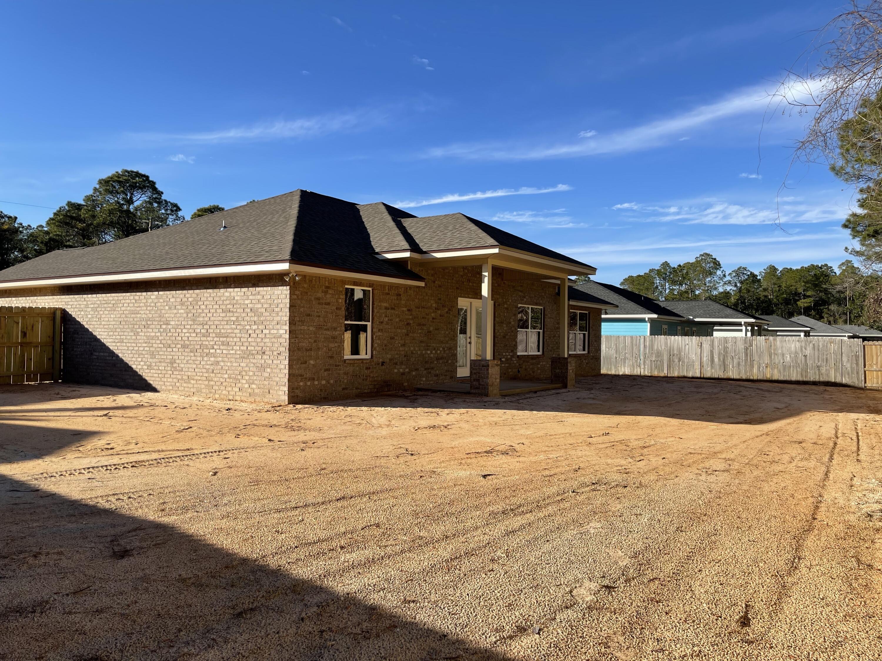 COMMODORE PARK - Residential