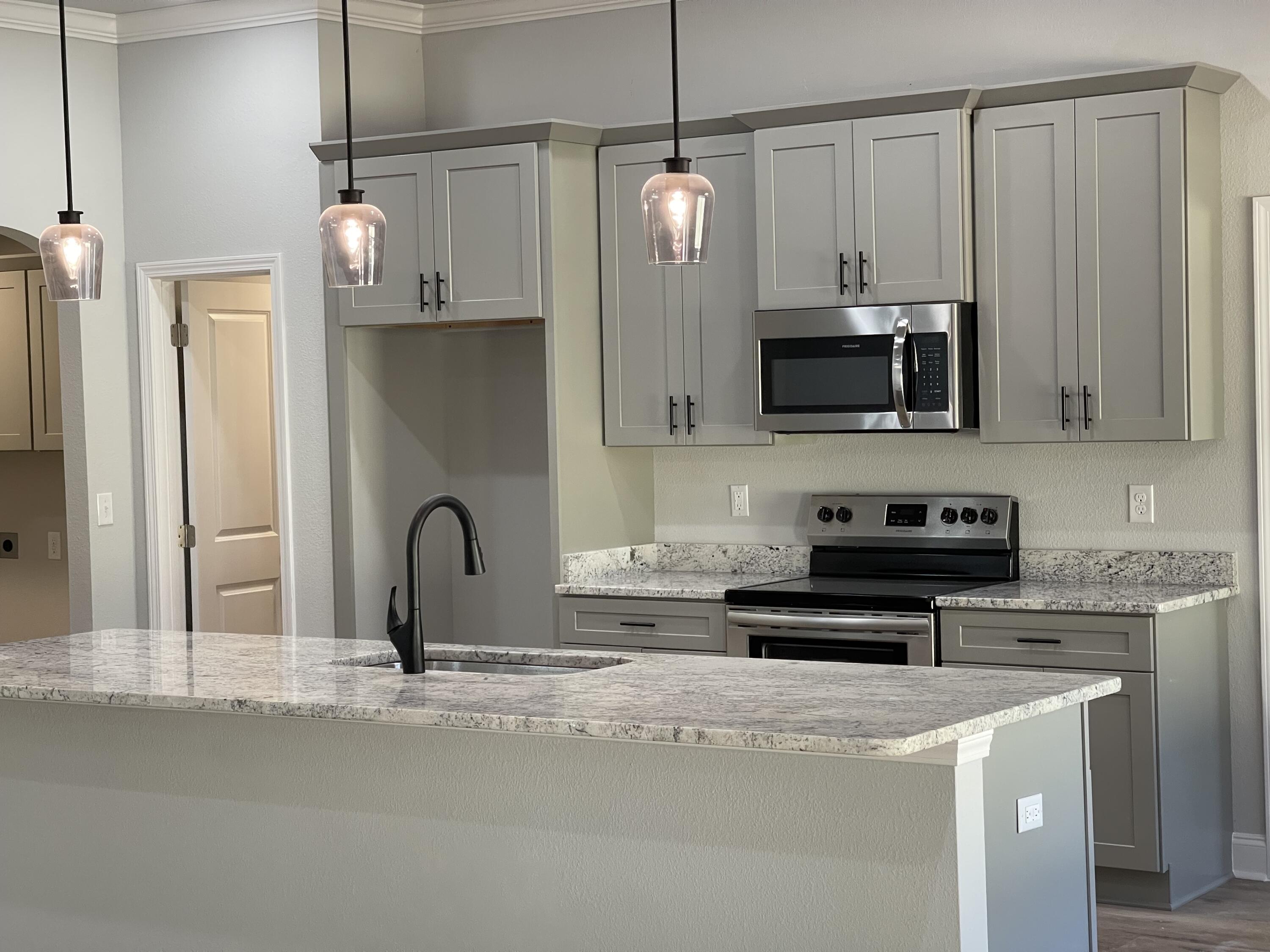 COMMODORE PARK - Residential