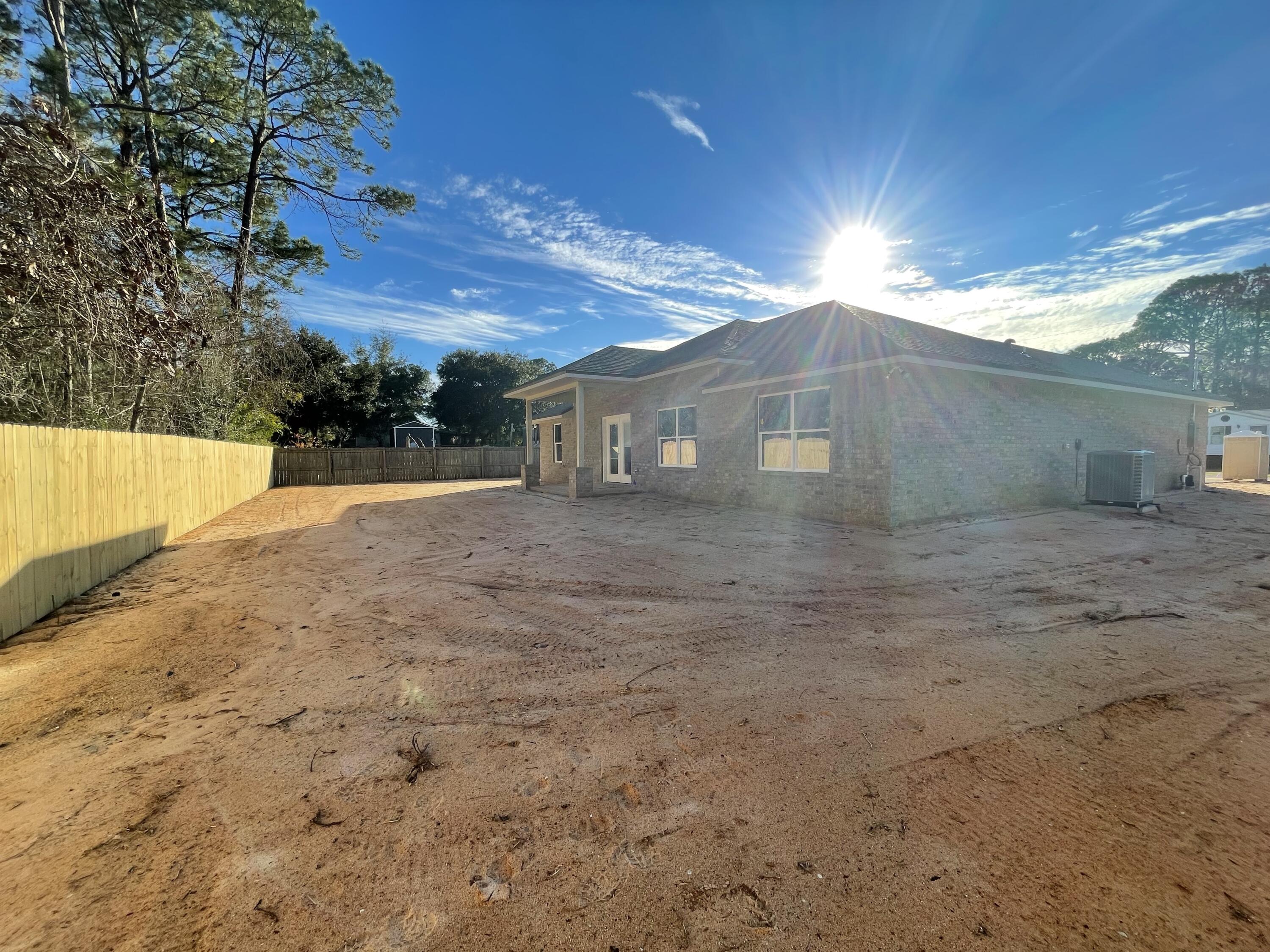 COMMODORE PARK - Residential