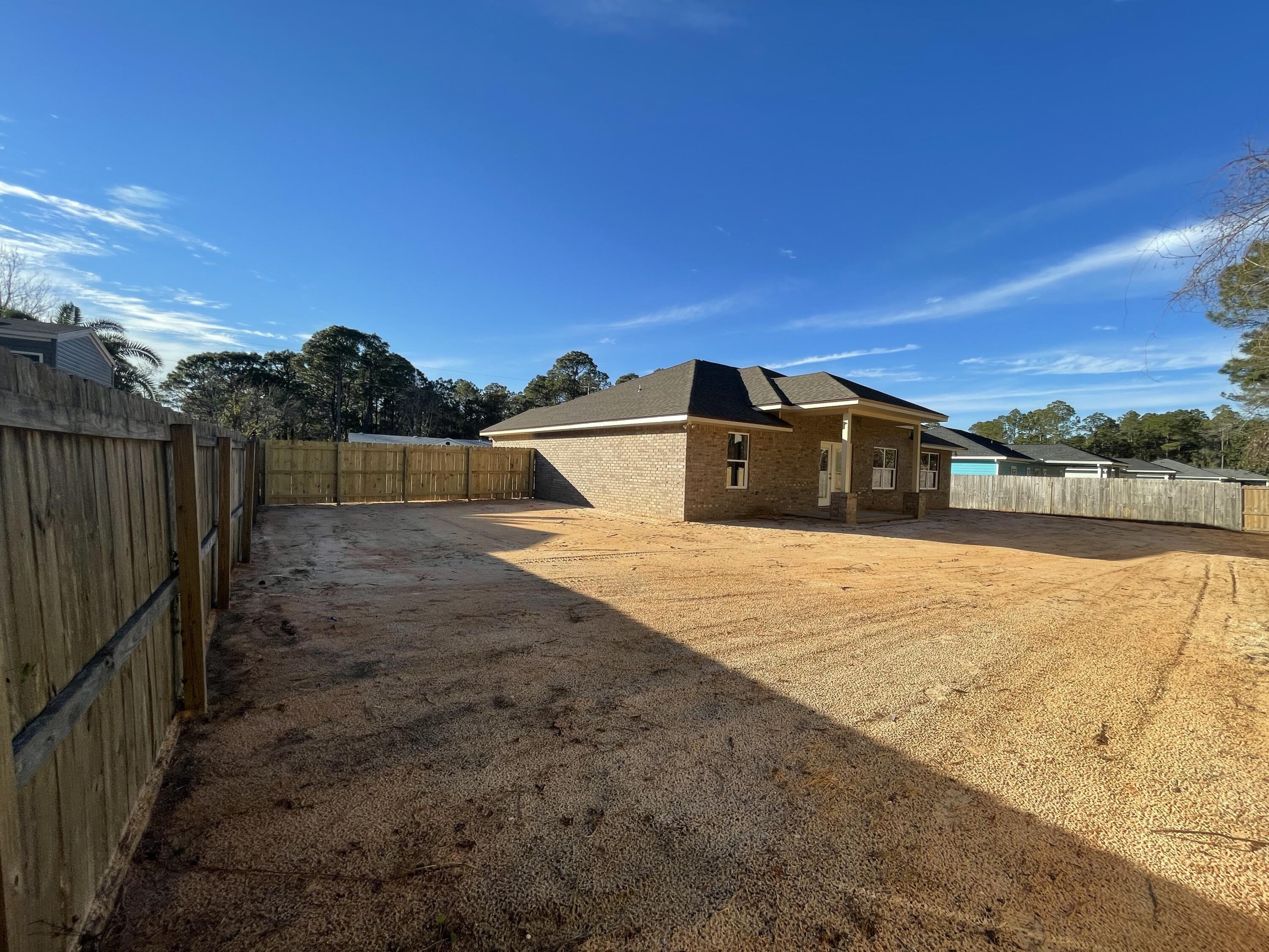 COMMODORE PARK - Residential