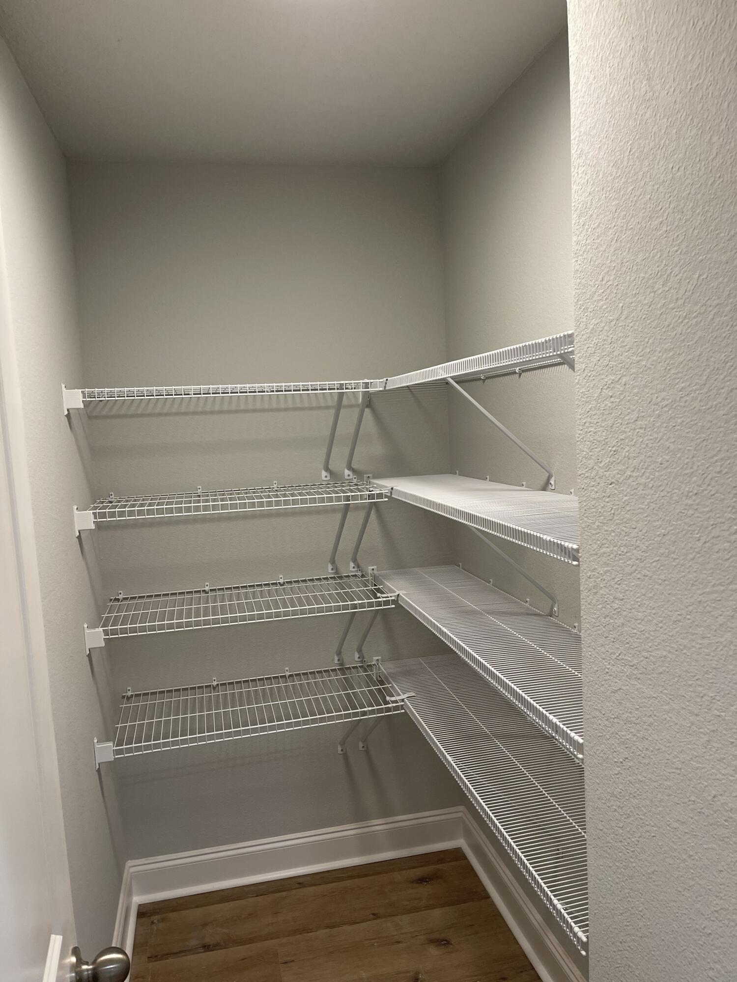 COMMODORE PARK - Residential