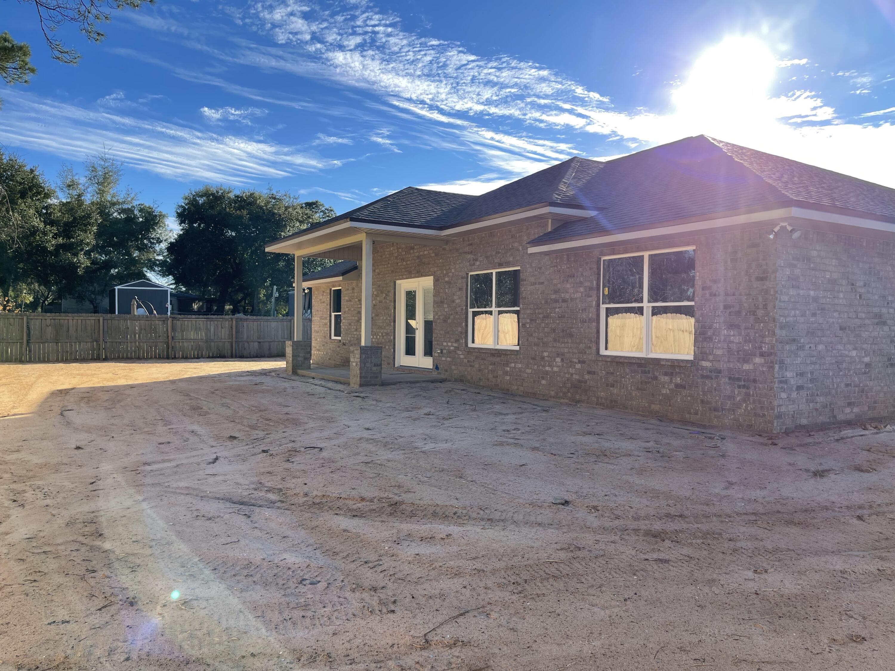 COMMODORE PARK - Residential