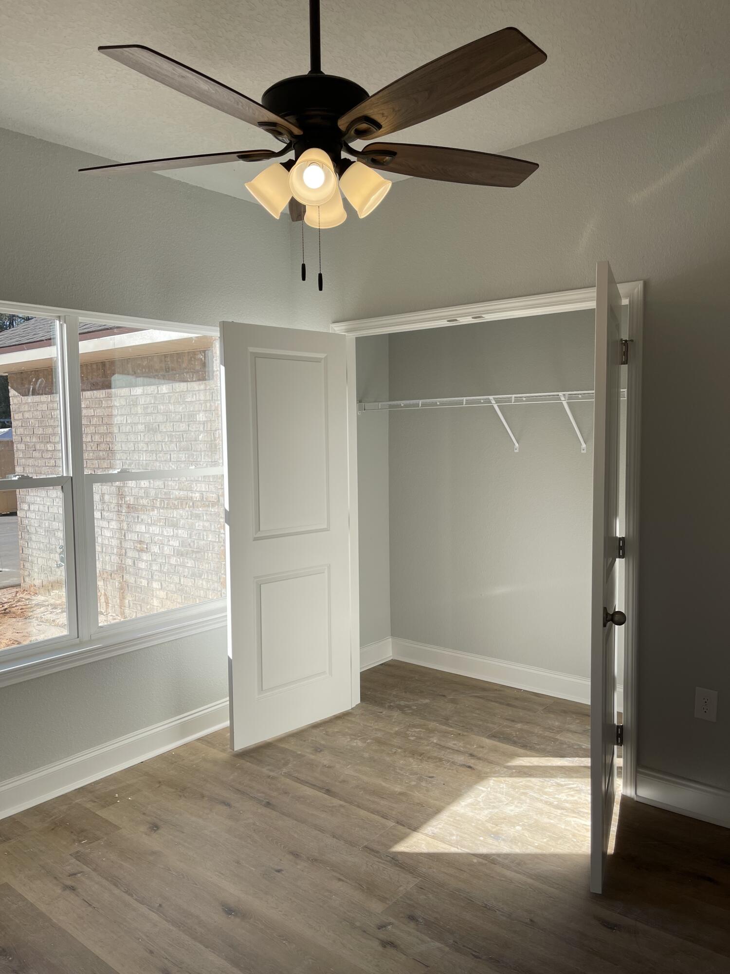 COMMODORE PARK - Residential