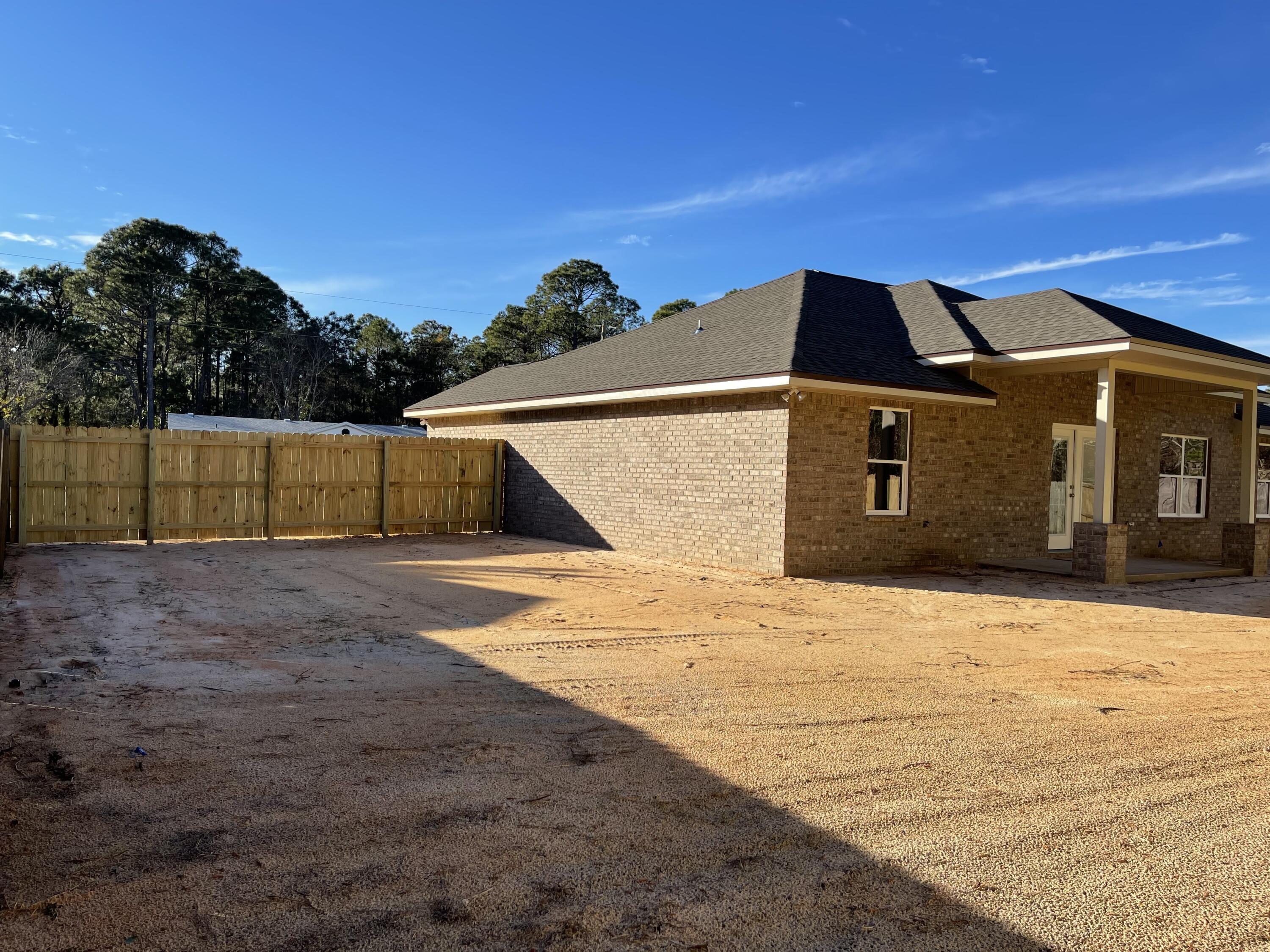 COMMODORE PARK - Residential