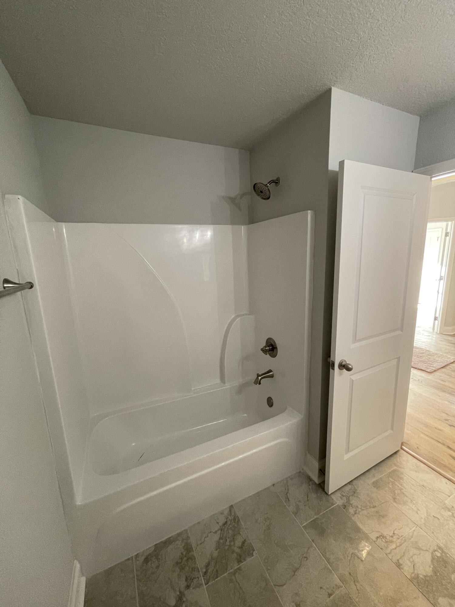 COMMODORE PARK - Residential