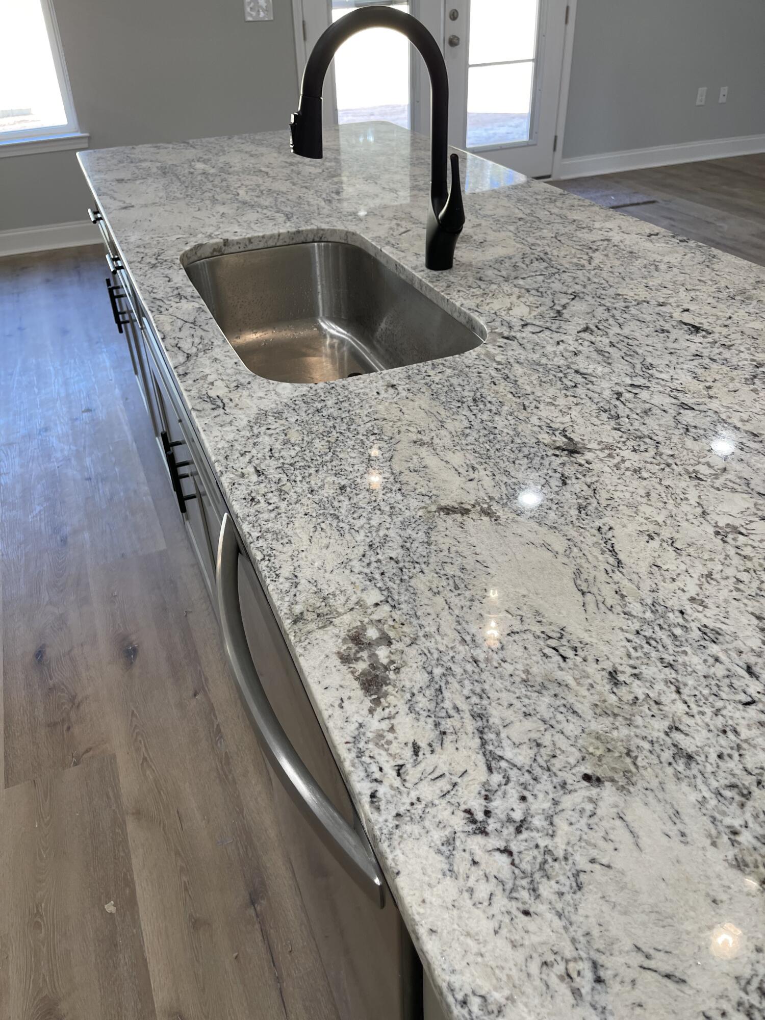 COMMODORE PARK - Residential