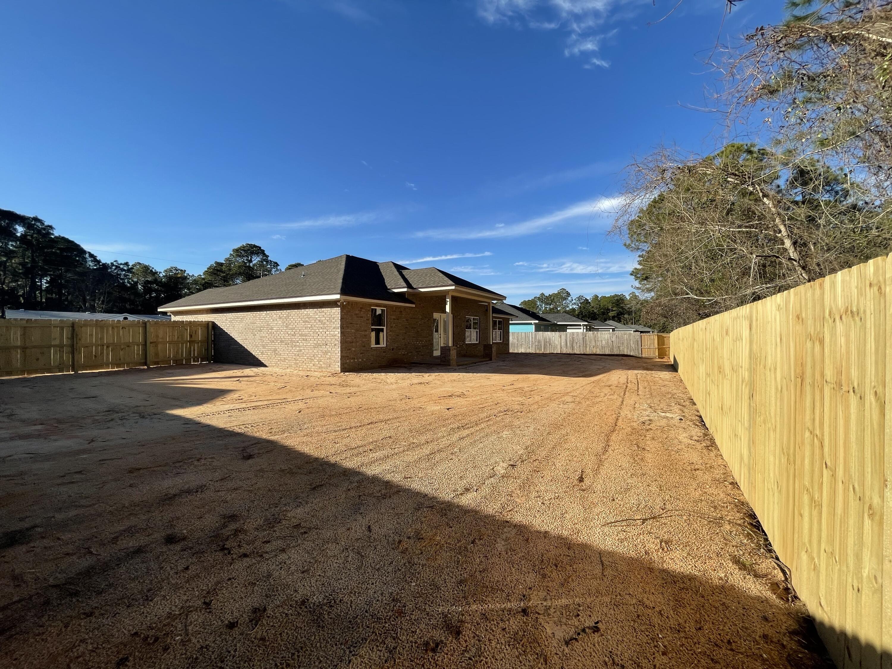 COMMODORE PARK - Residential