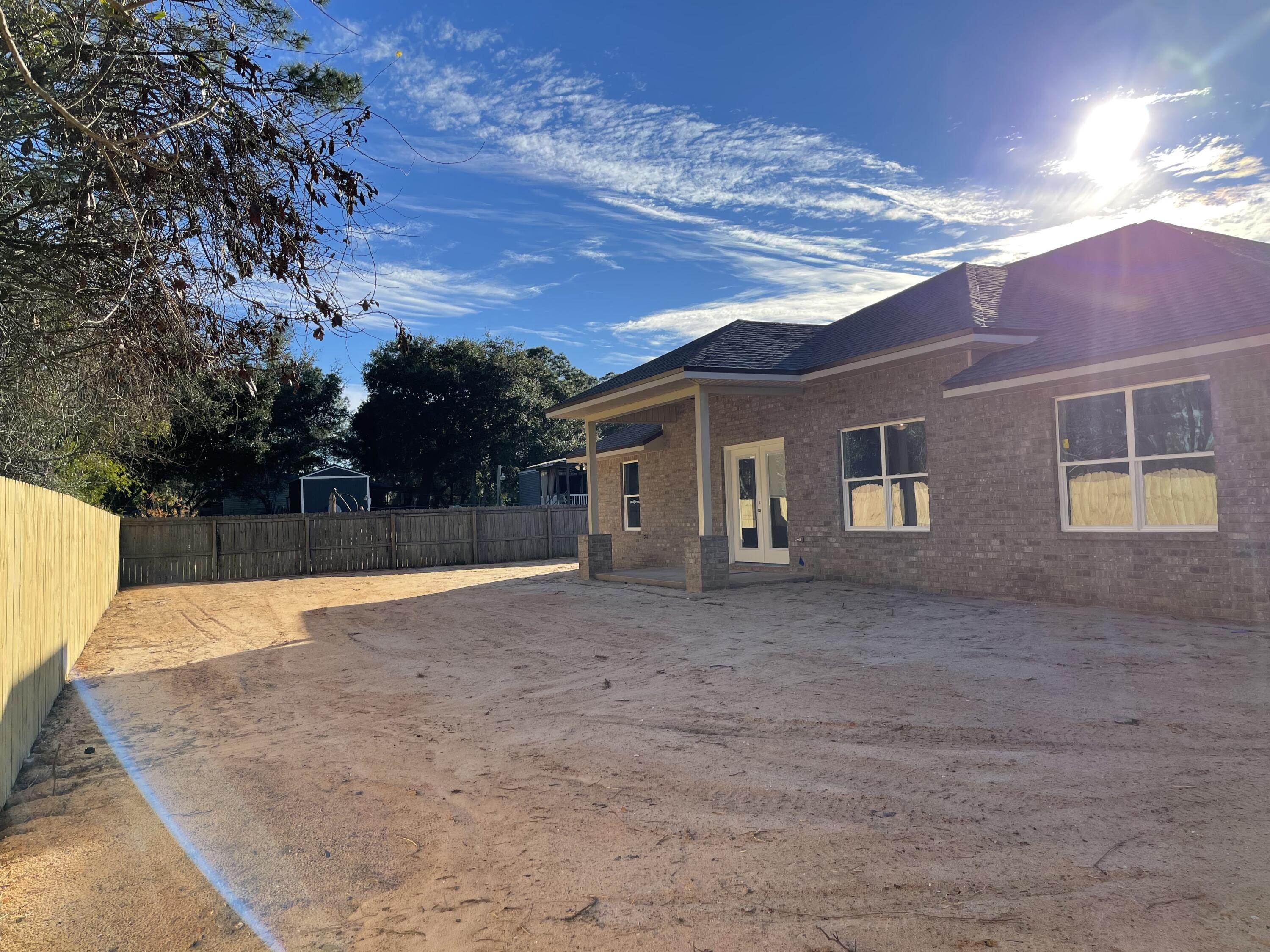 COMMODORE PARK - Residential