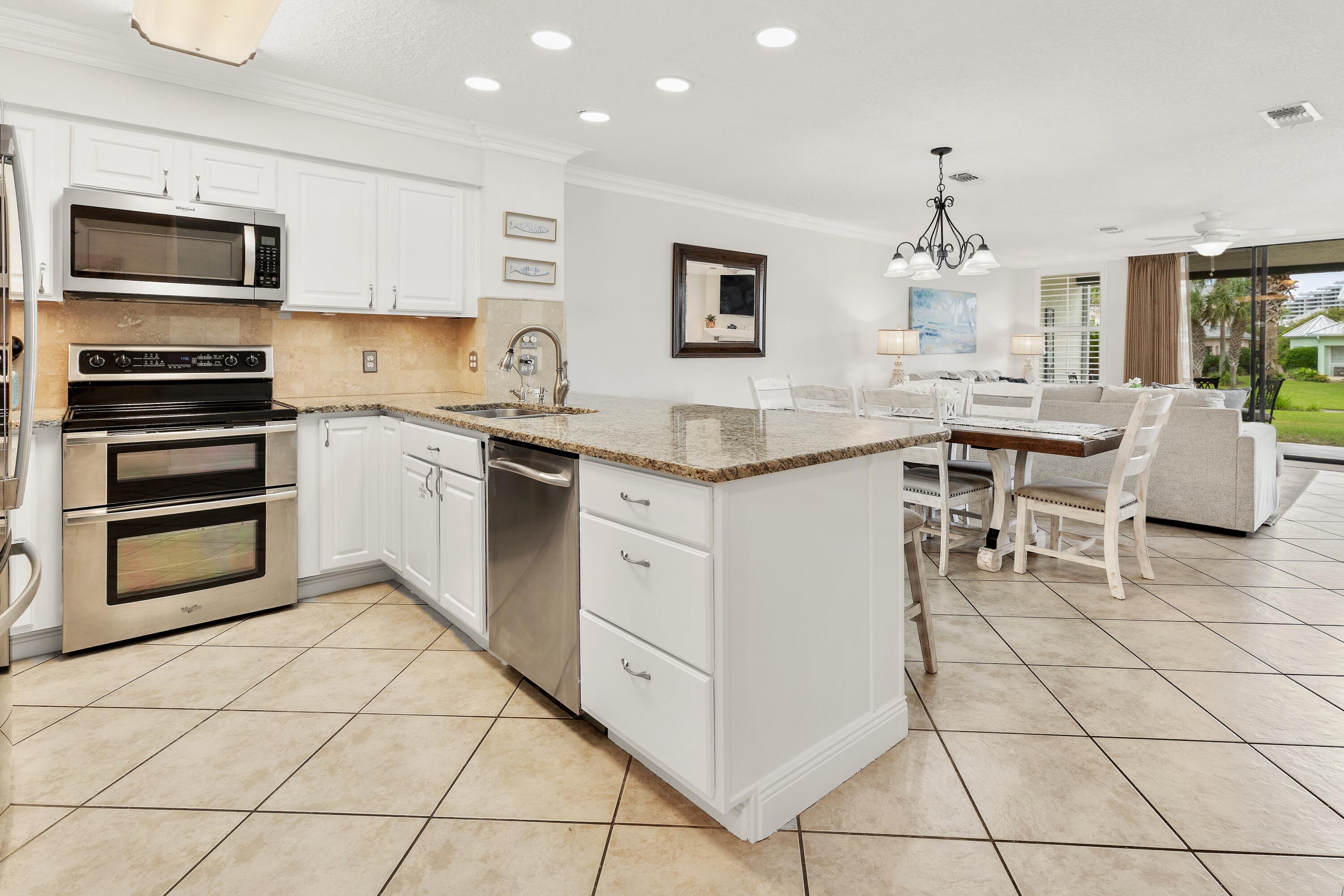 MAINSAIL CONDO PH 2 - Residential