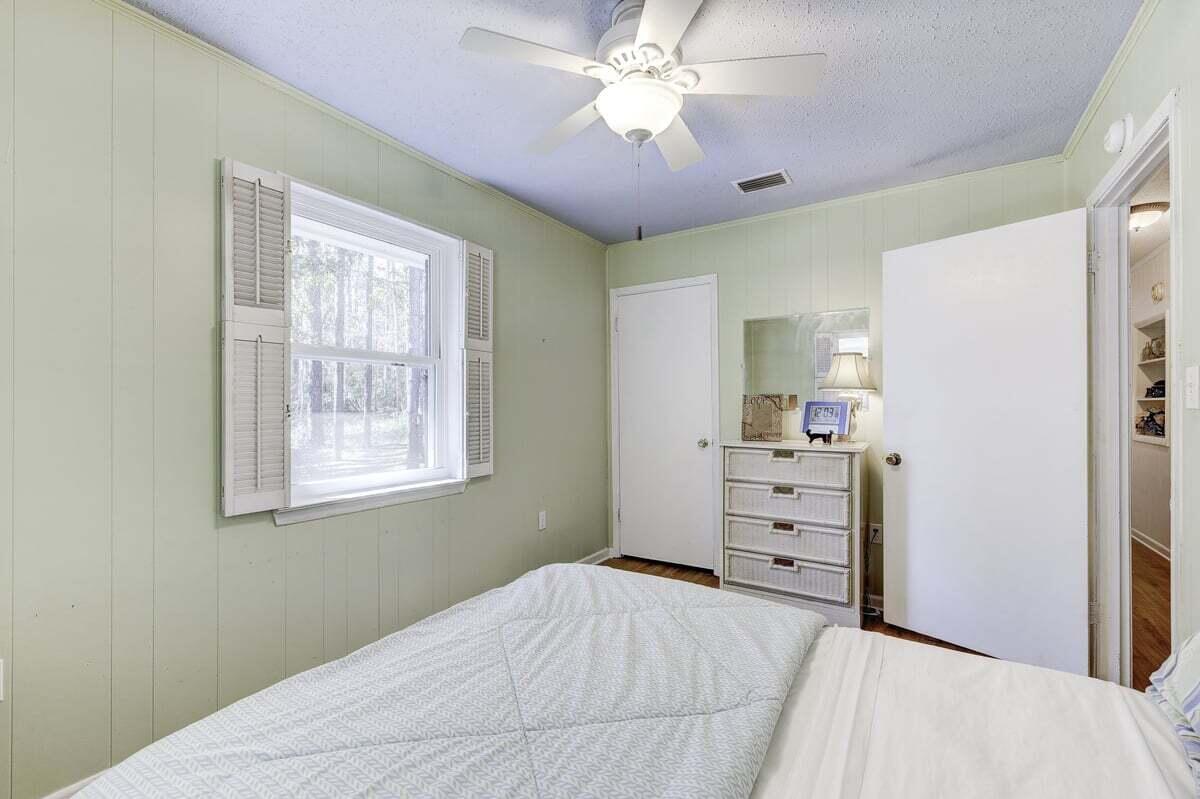 TEN LAKE ESTATES UNIT 1 - Residential