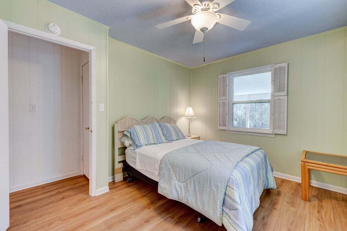 TEN LAKE ESTATES UNIT 1 - Residential