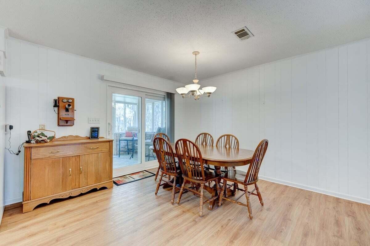 TEN LAKE ESTATES UNIT 1 - Residential