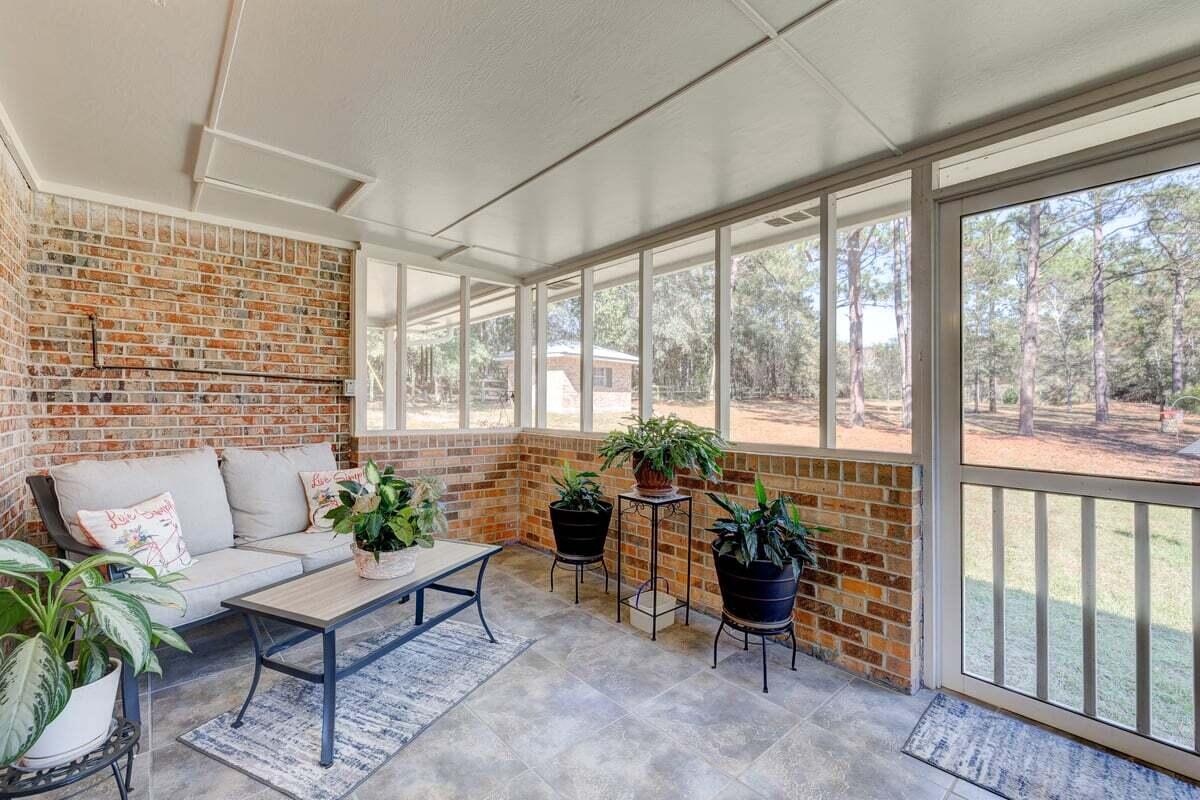 TEN LAKE ESTATES UNIT 1 - Residential