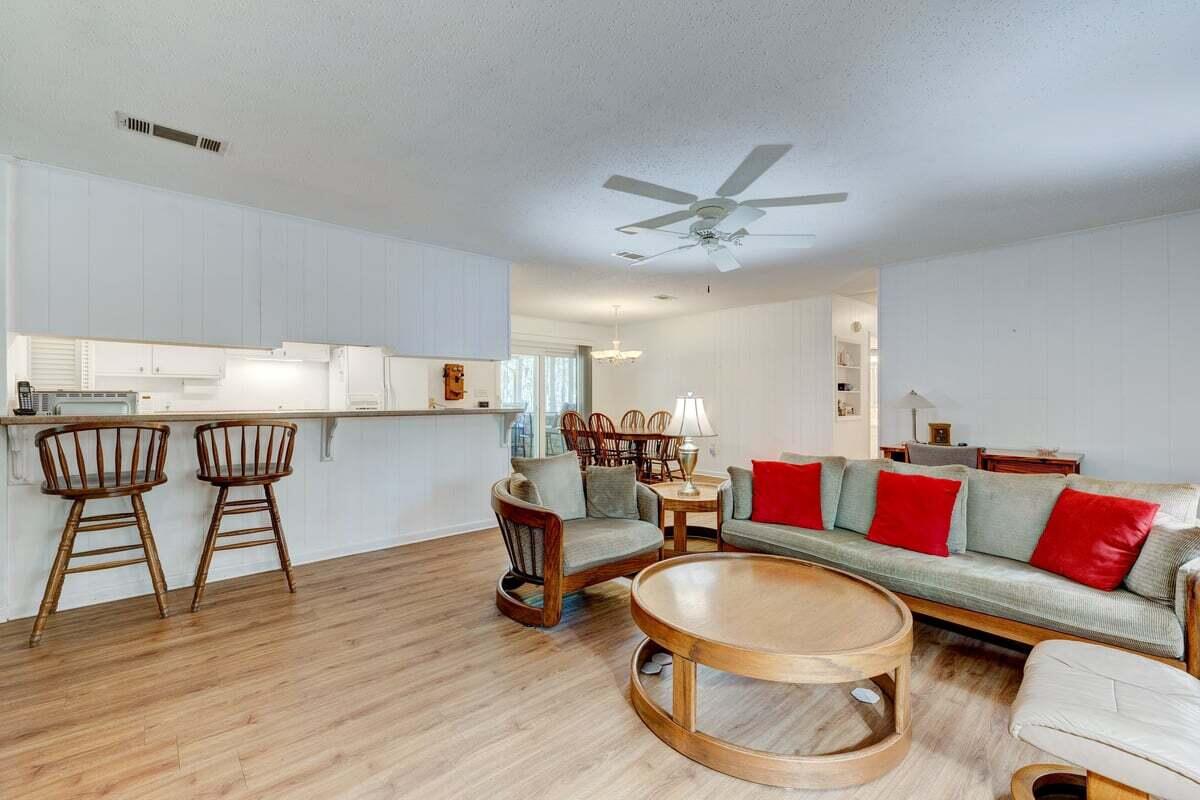 TEN LAKE ESTATES UNIT 1 - Residential