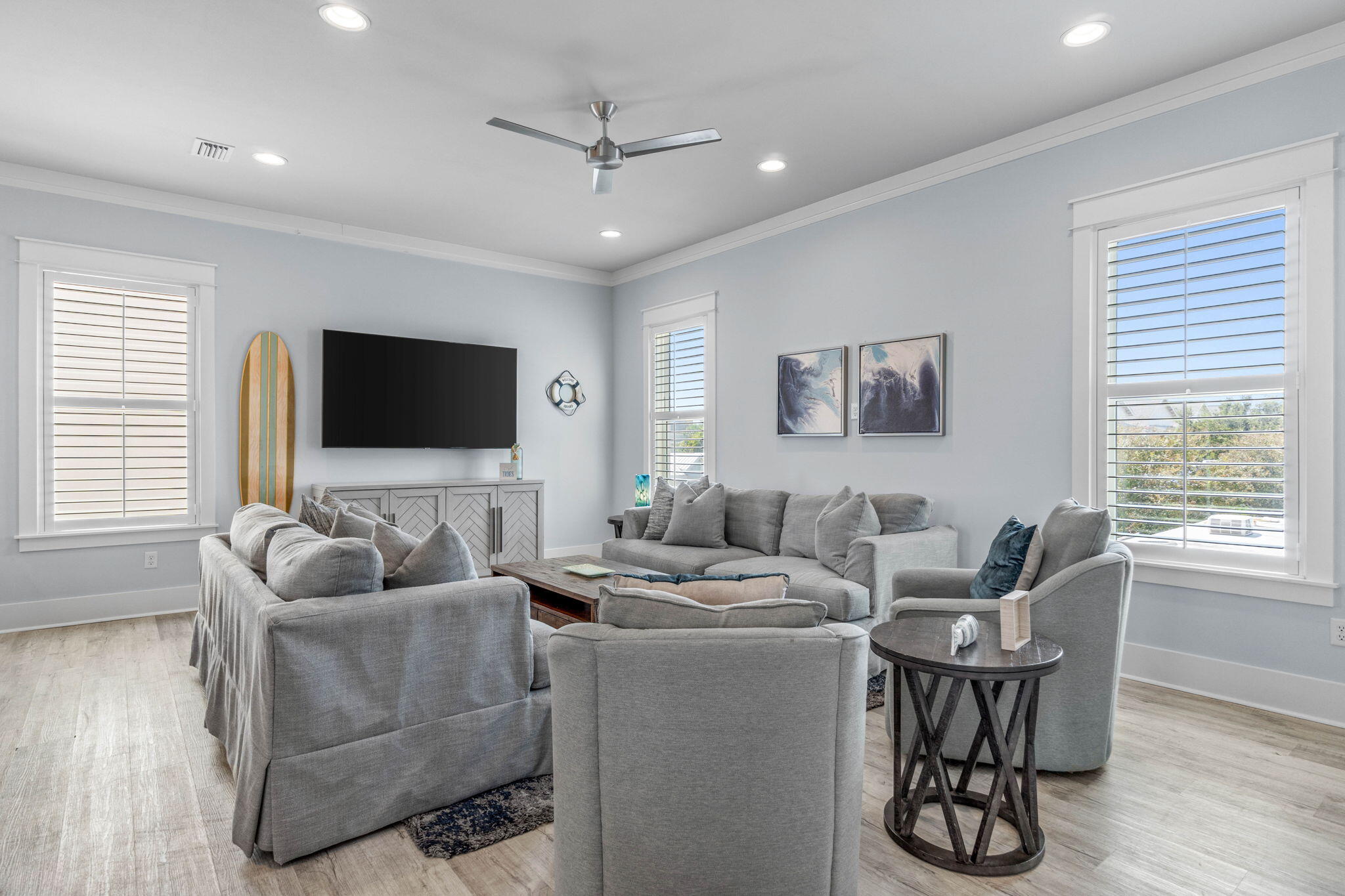 HIDDEN PALMS - Residential