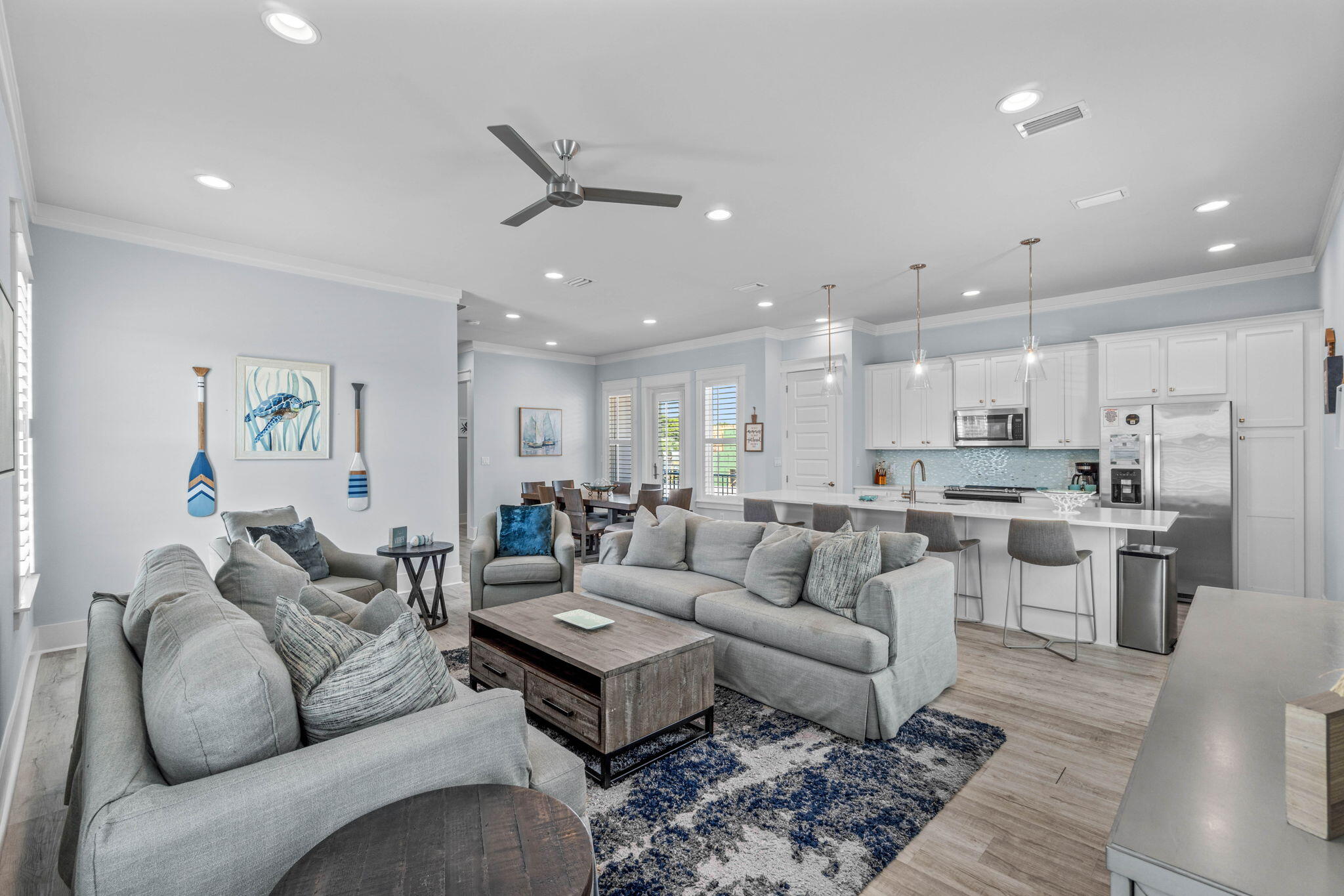 HIDDEN PALMS - Residential