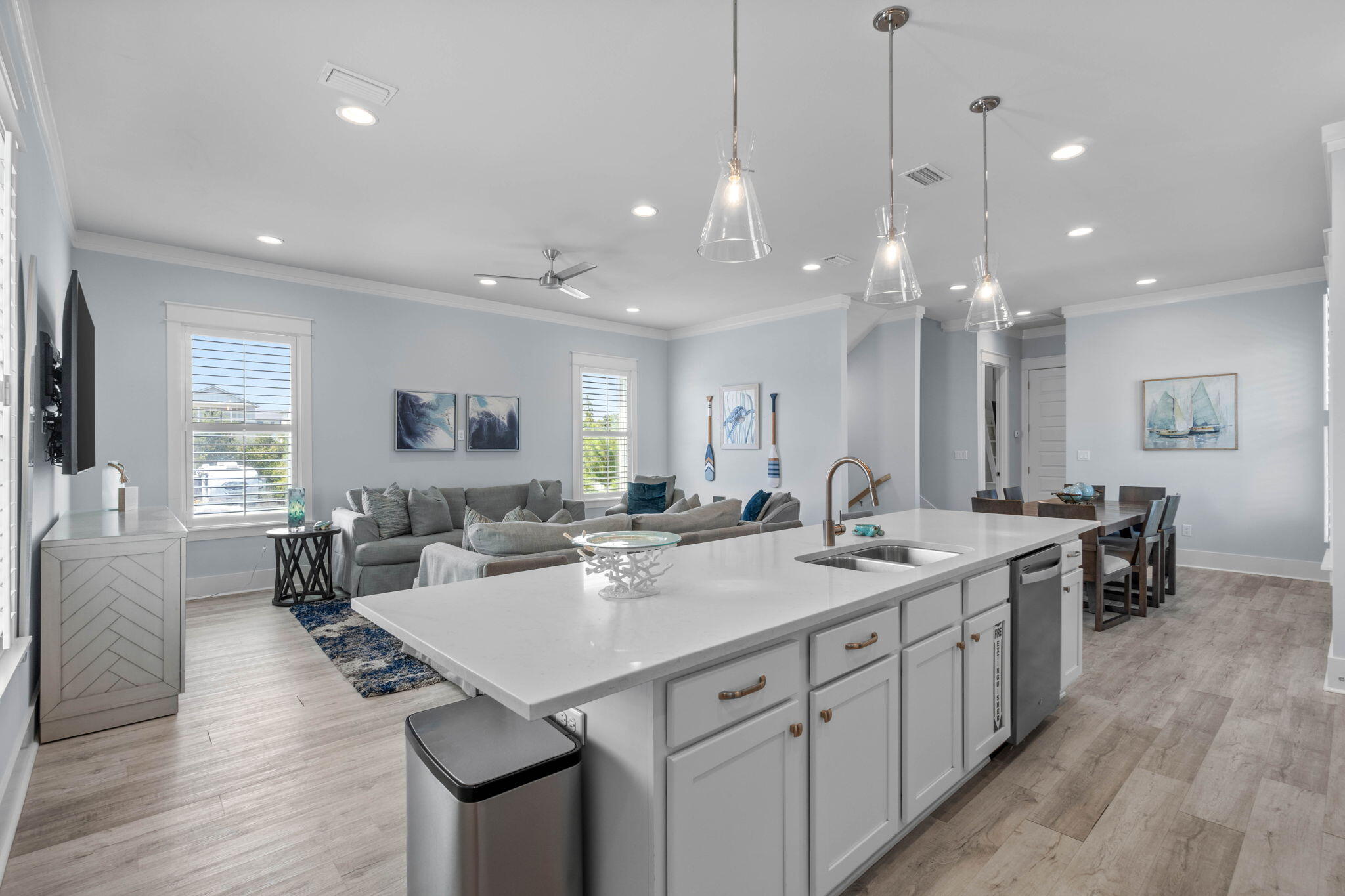 HIDDEN PALMS - Residential