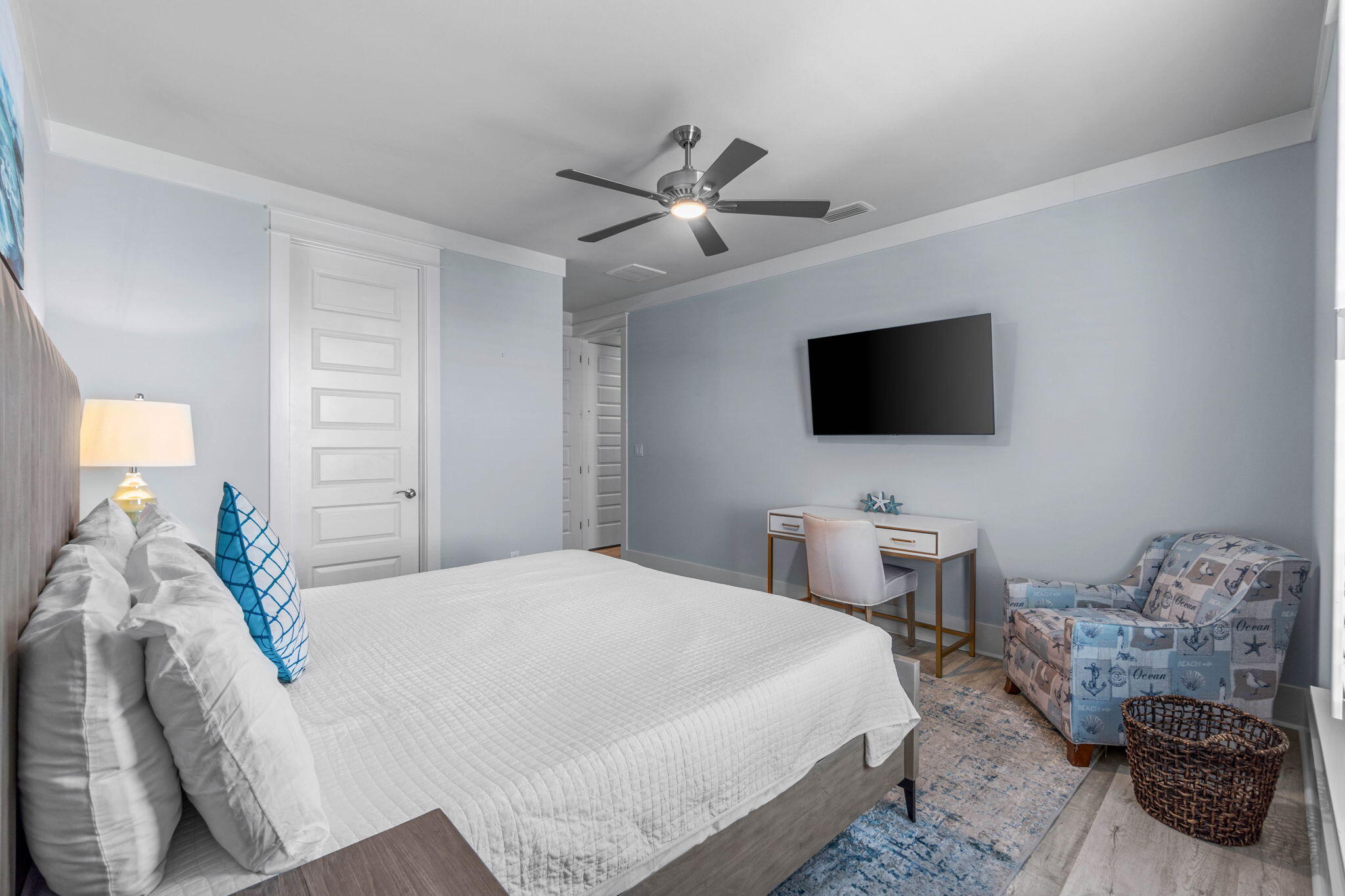 HIDDEN PALMS - Residential